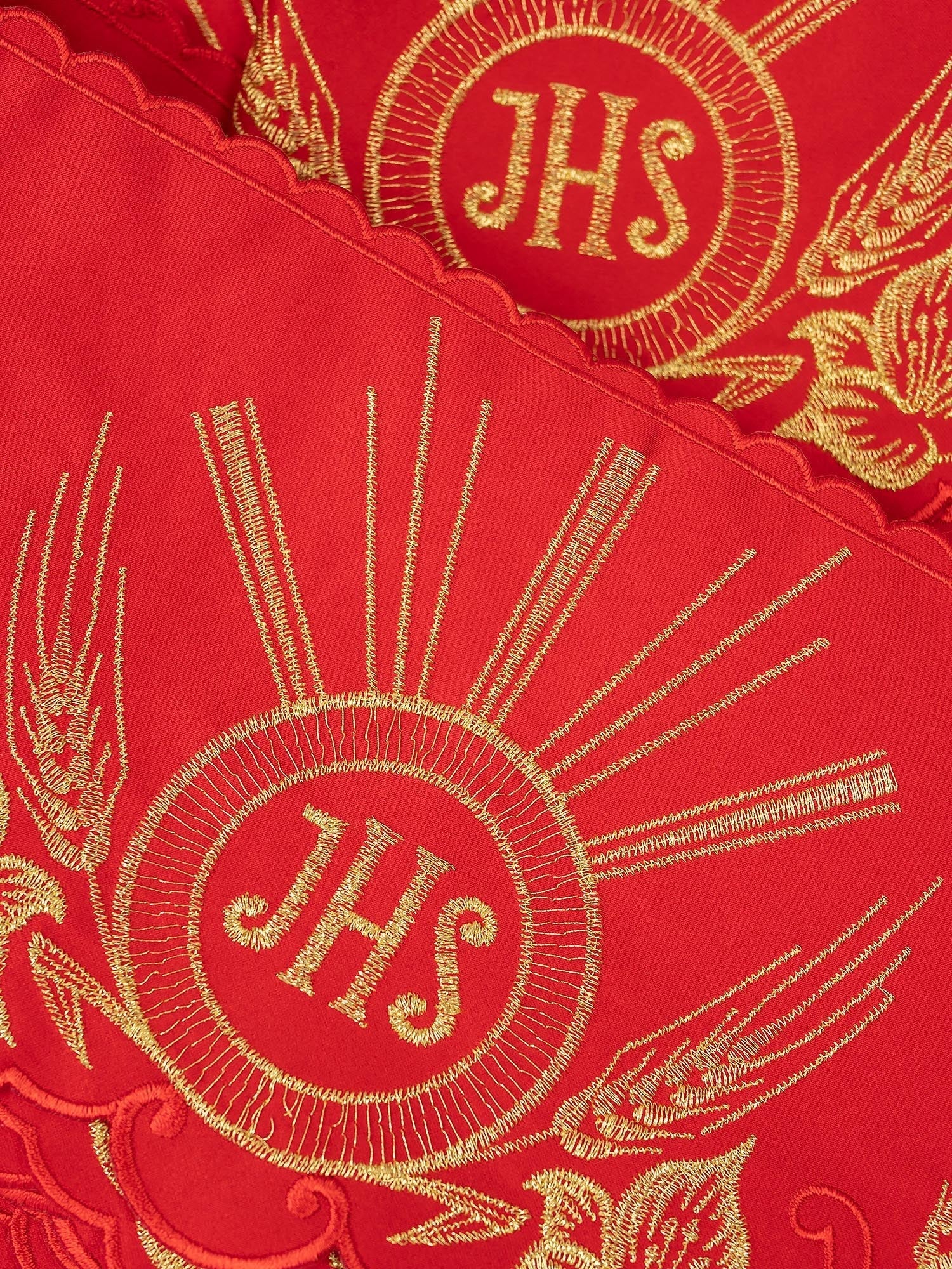 Metric with front embroidery IHS Red