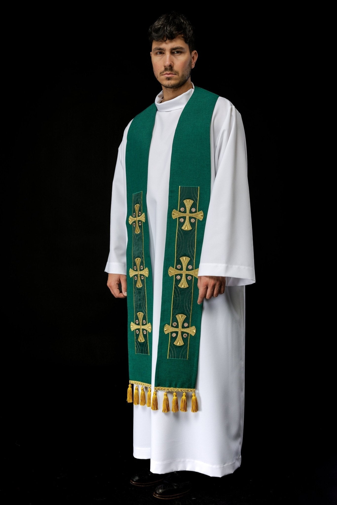 Modern green liturgical stole with three gold crosses and tassels S - 2068 - 01 - 70 - HAFTINAUSA.COM