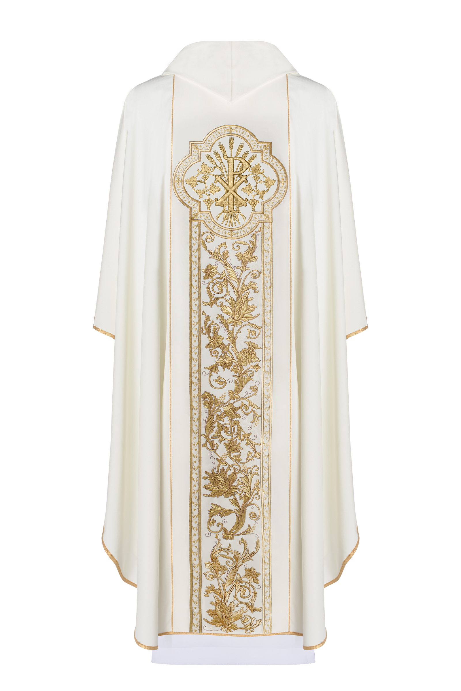 Chasuble richly embroidered with the symbol of the Sacred Heart of Jesus in ecru