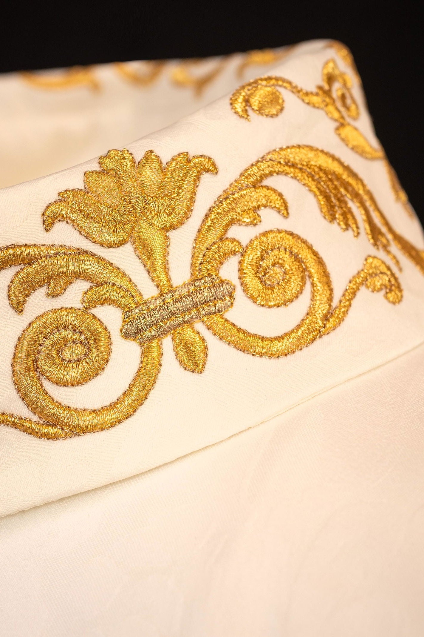 Ecru chasuble with IHS motif and richly embroidered collar