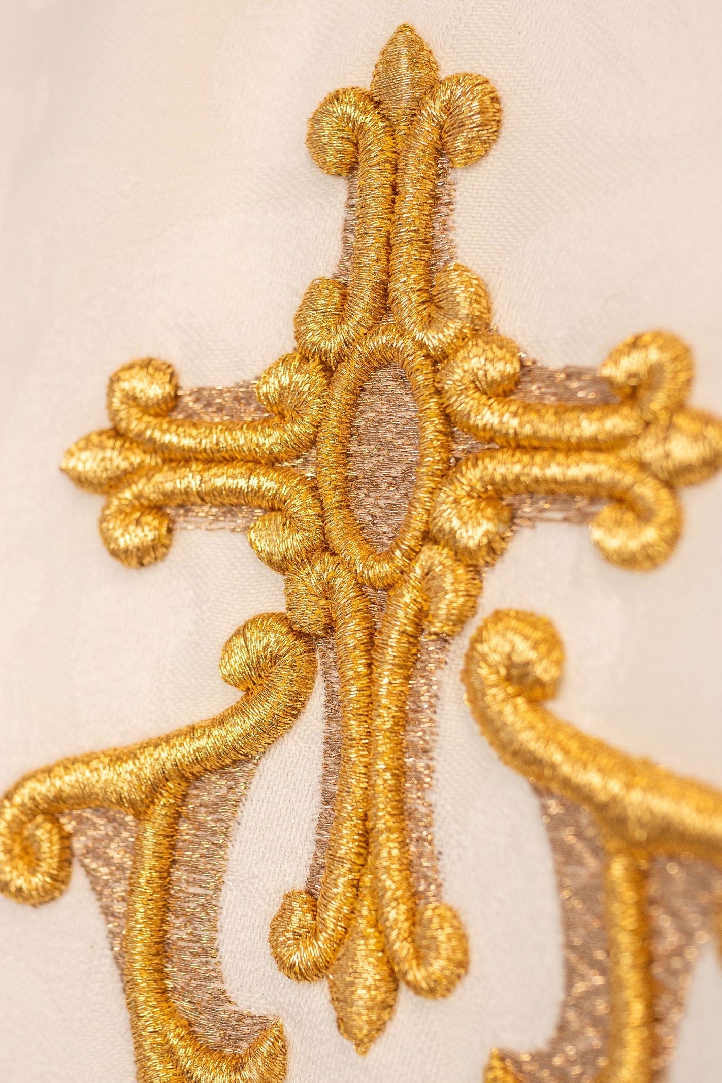 Ecru chasuble with IHS motif and richly embroidered collar