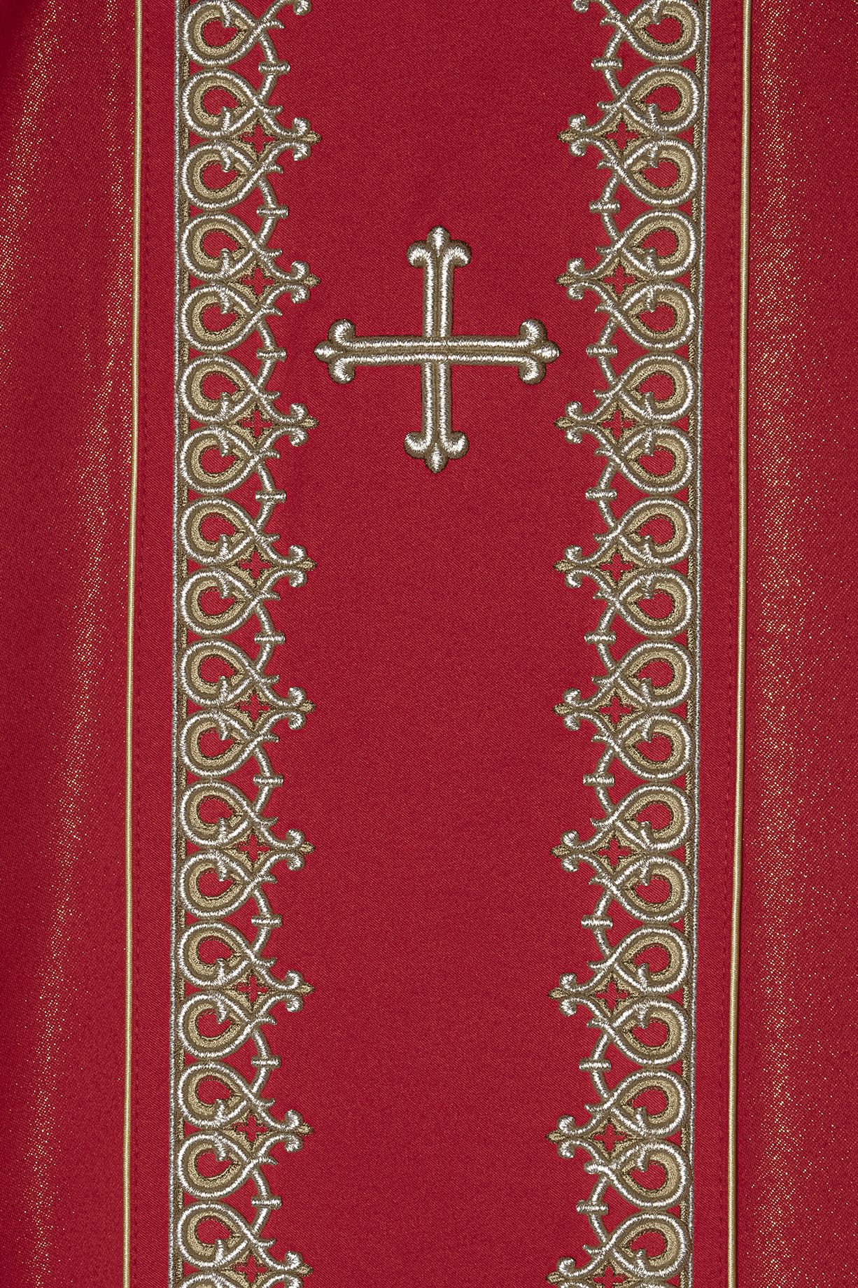 Chasuble with wide embroidery