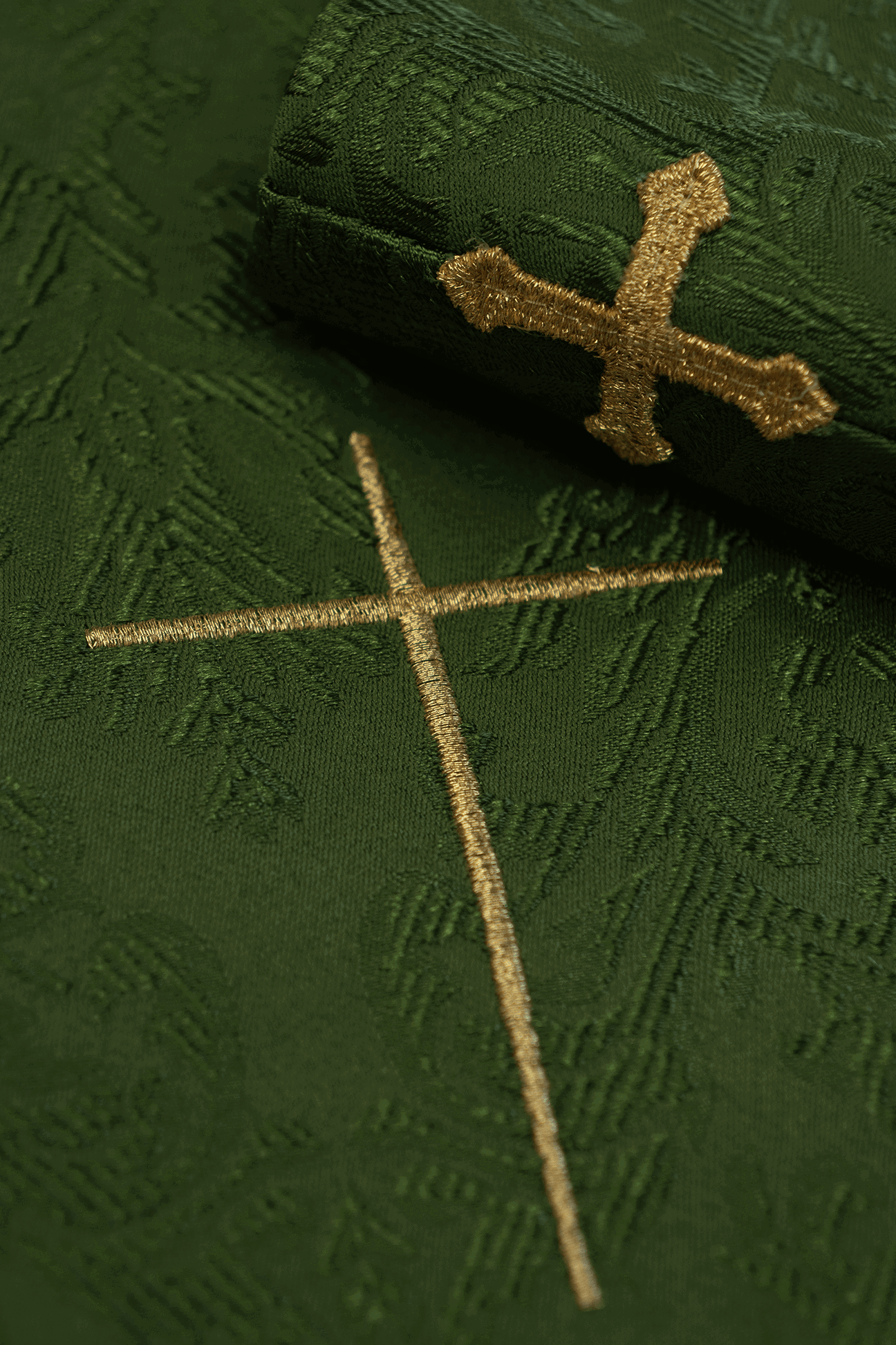 Green chasuble made of jaquard texture