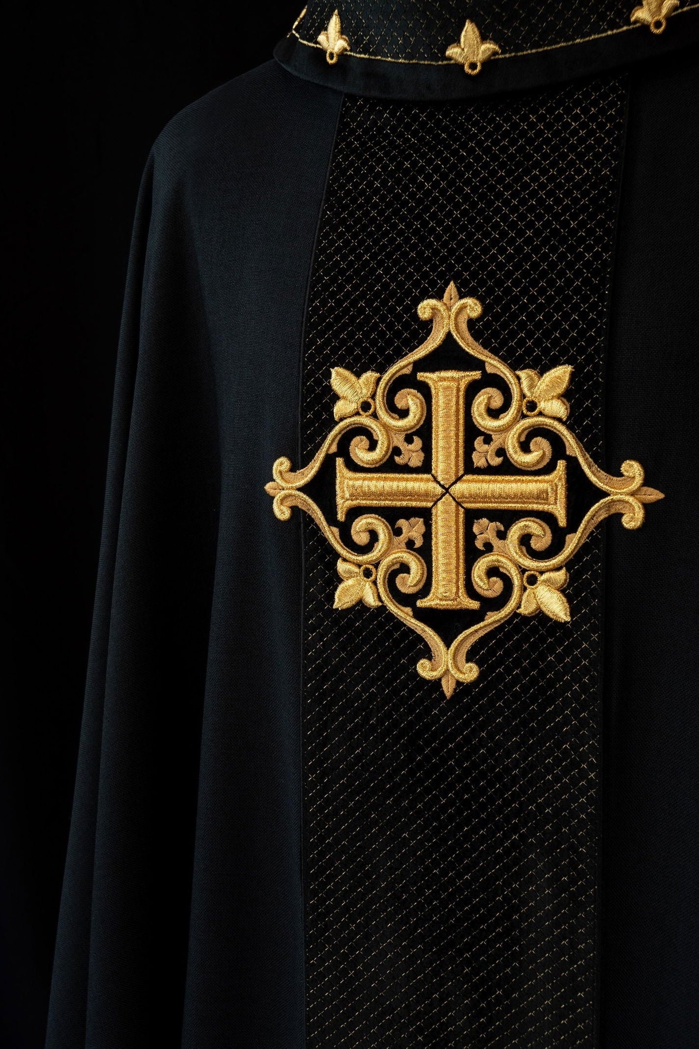 Chasuble embroidered on velvet with the symbol of the Black Cross