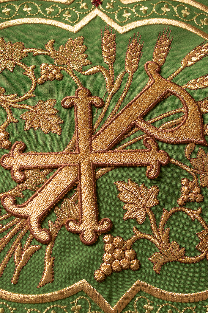 Chasuble richly embroidered with the symbol IHS in Green