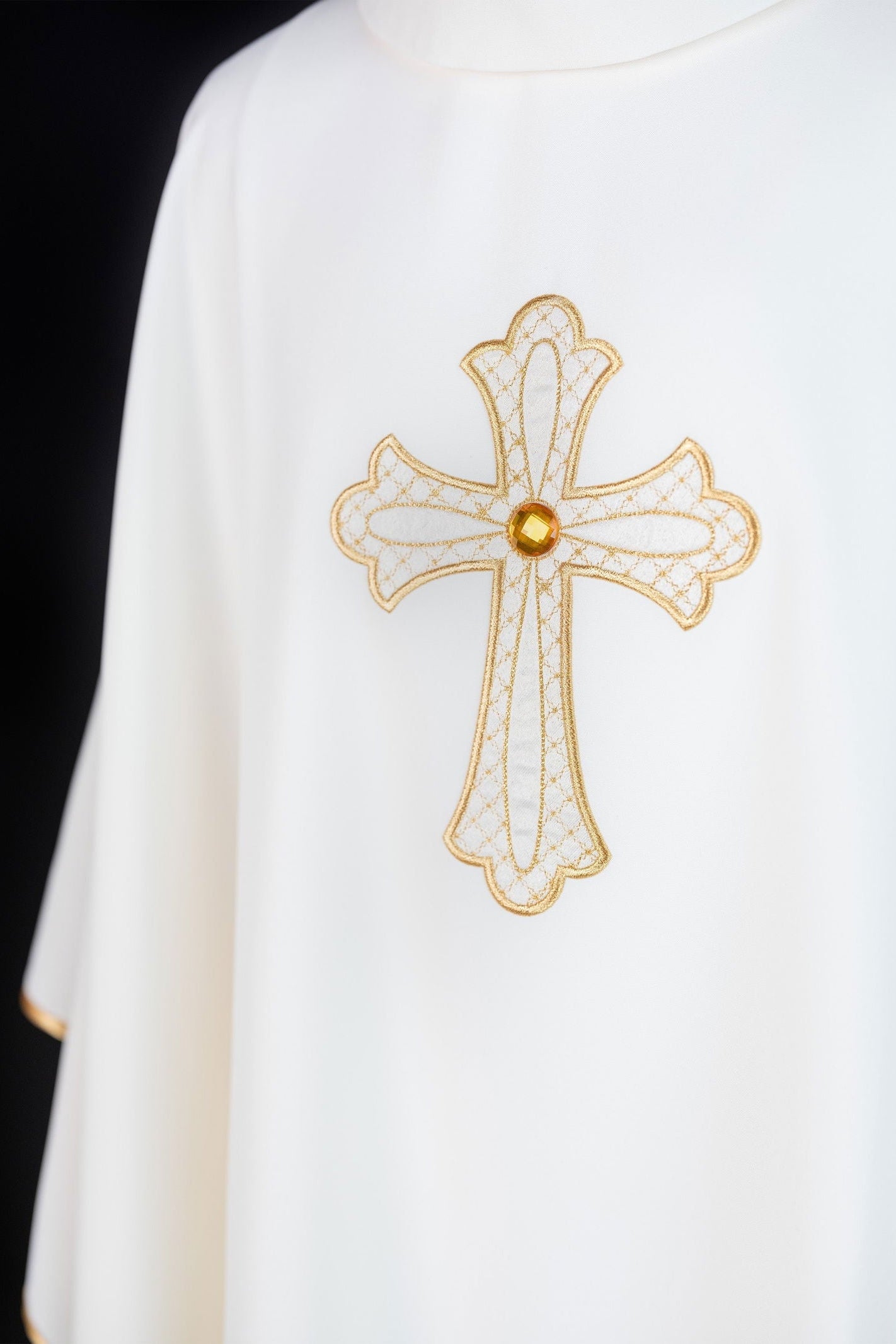 Chasuble embroidered with symbol of the cross in ecru color