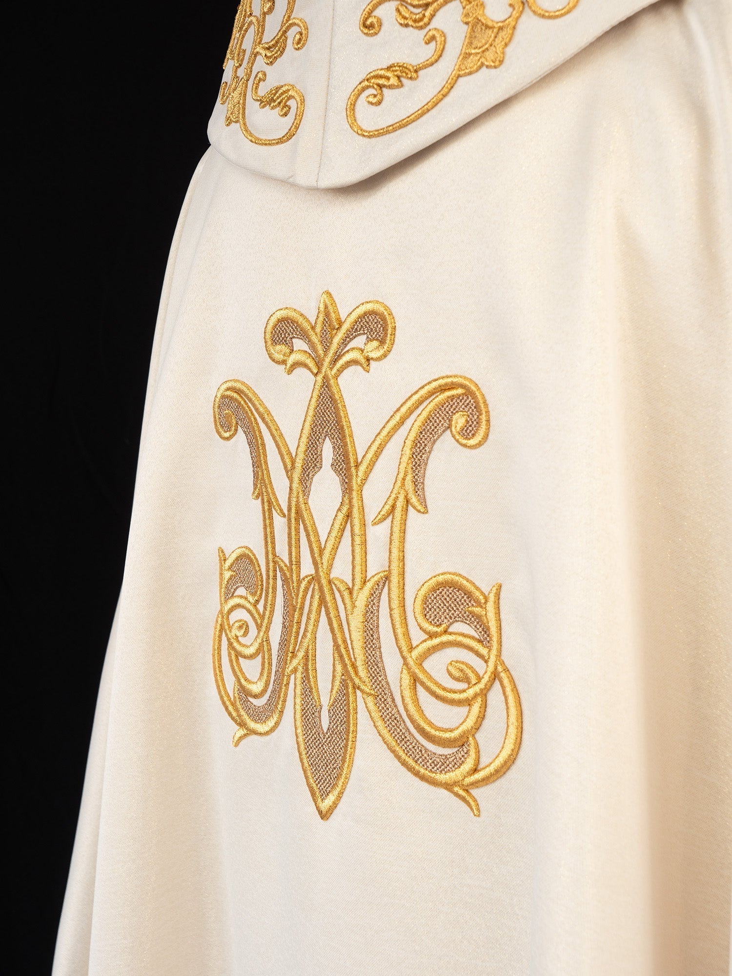 Liturgical chasuble with beautiful Marian gold embroidery - HAFTINAUSA.COM