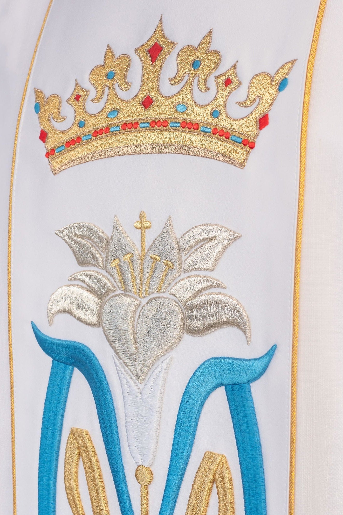 Liturgical chasuble with embroidered crown of the Mother of God