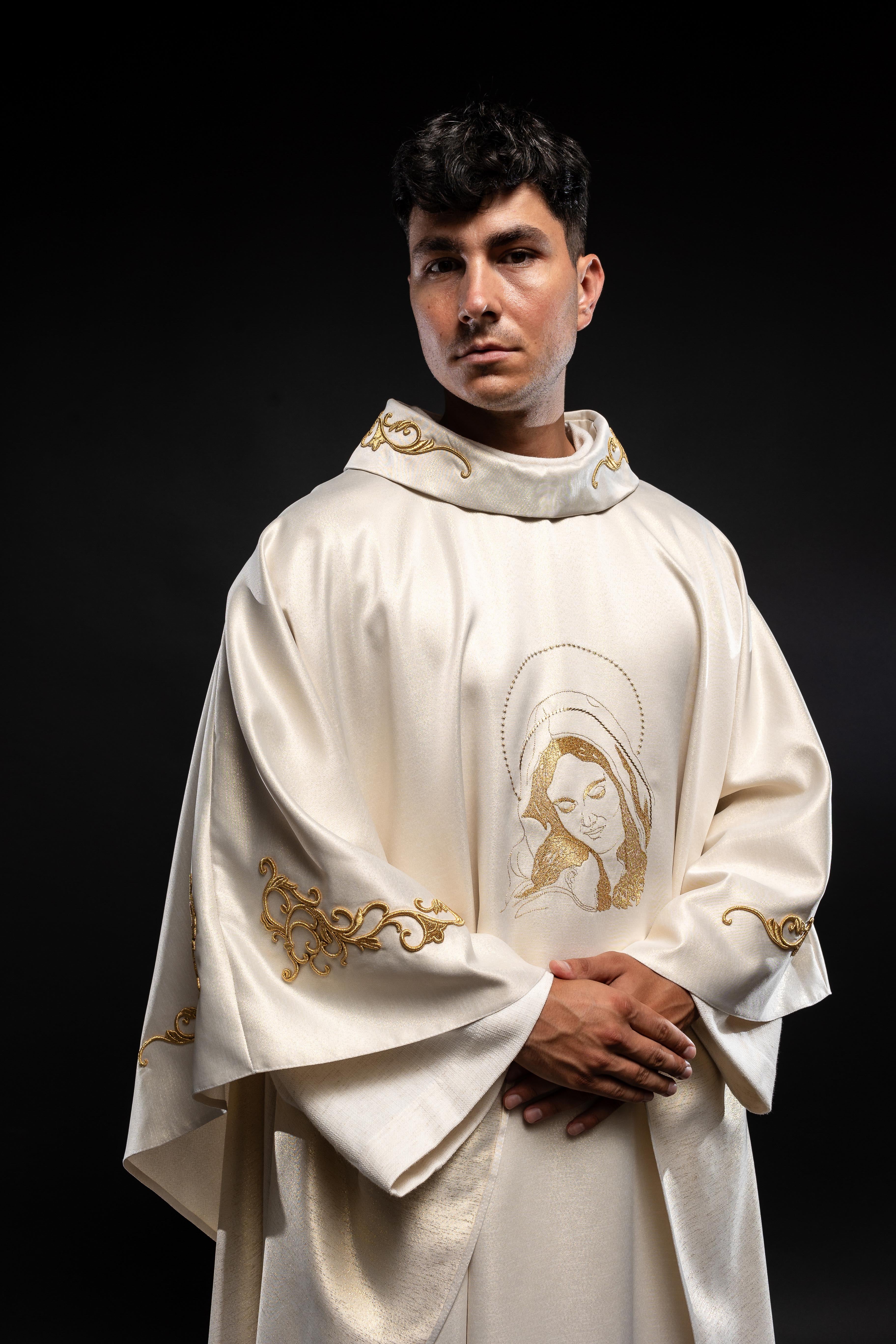 Liturgical chasuble with the image of Our Lady hugging the baby Jesus