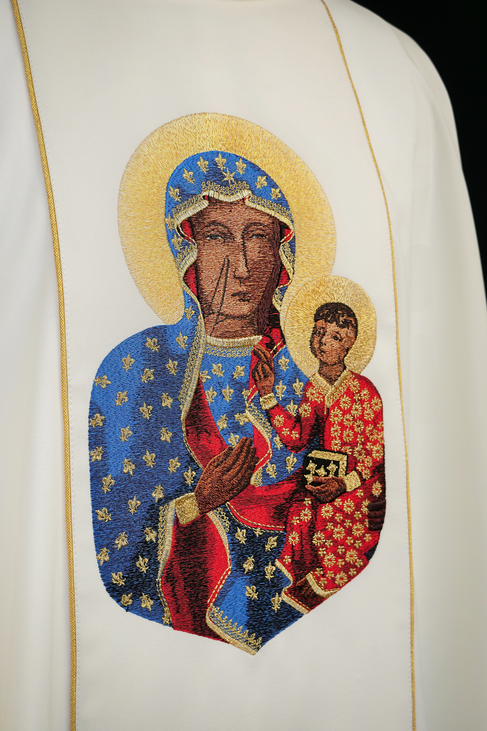 Chasuble with the image of Our Lady of Częstochowa in ecru