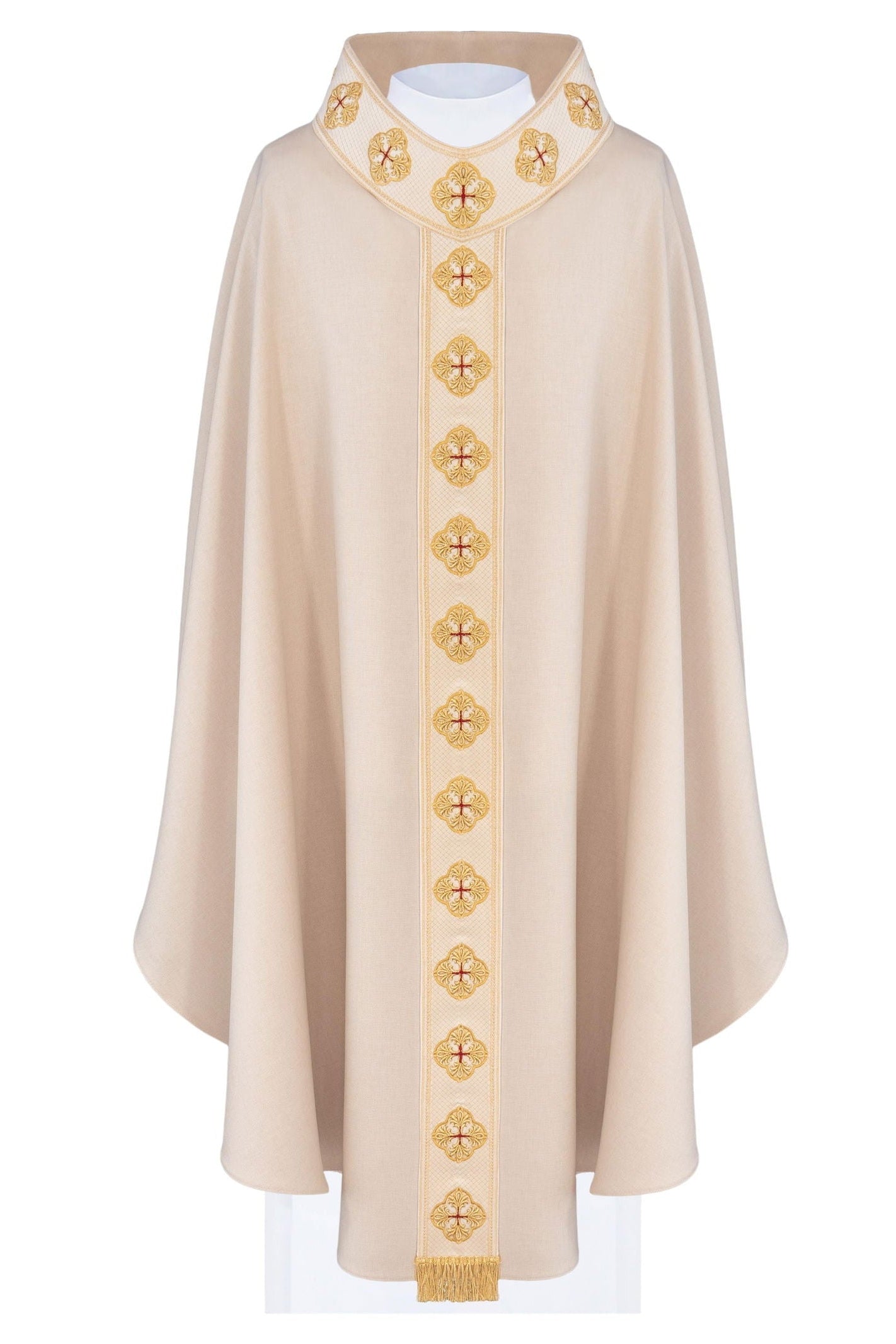 Chasuble in ecru color with embroidered belt and collar in crosses