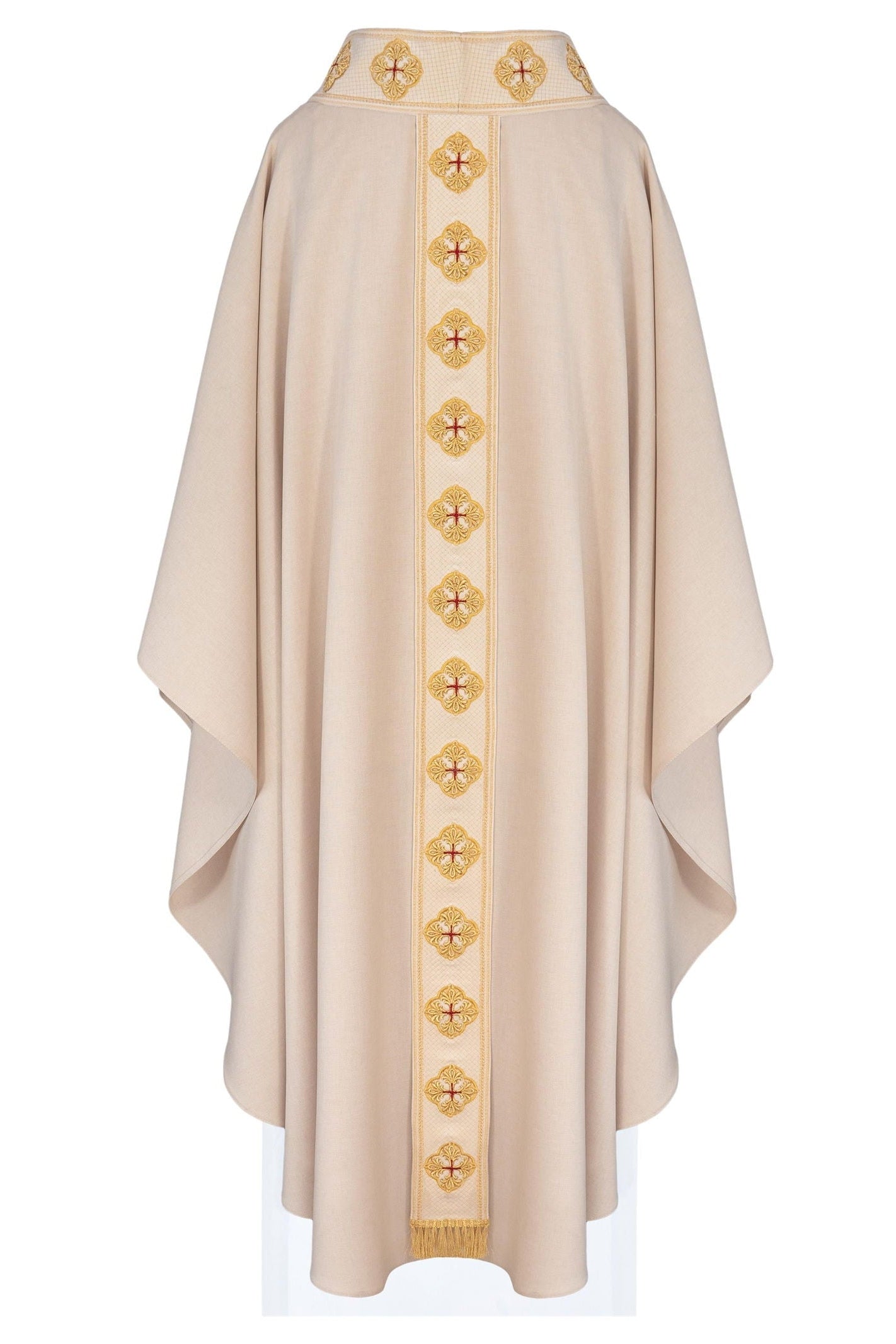 Chasuble in ecru color with embroidered belt and collar in crosses