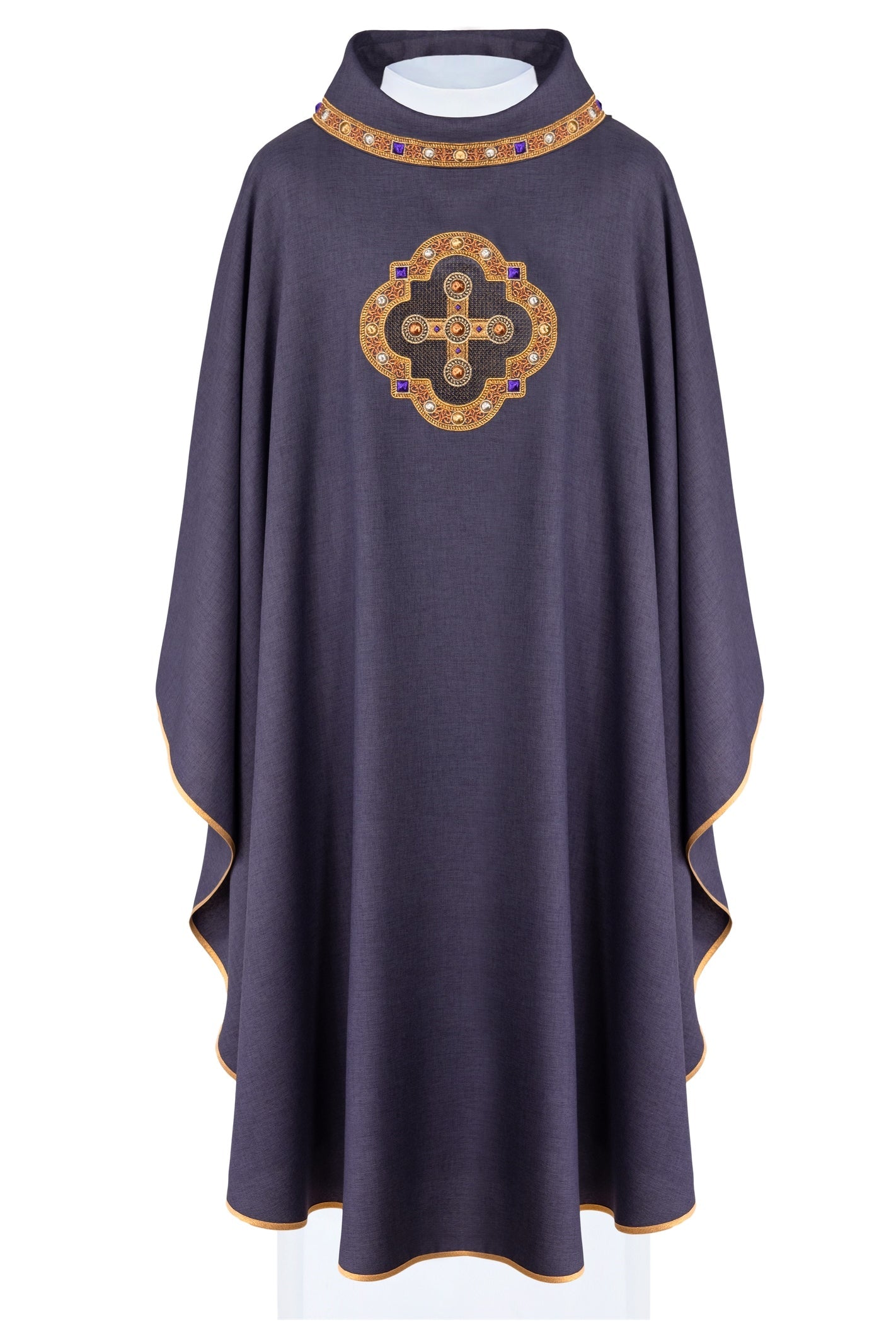 Chasuble in purple with embroidered piping on the collar and around the embroidery of the cros