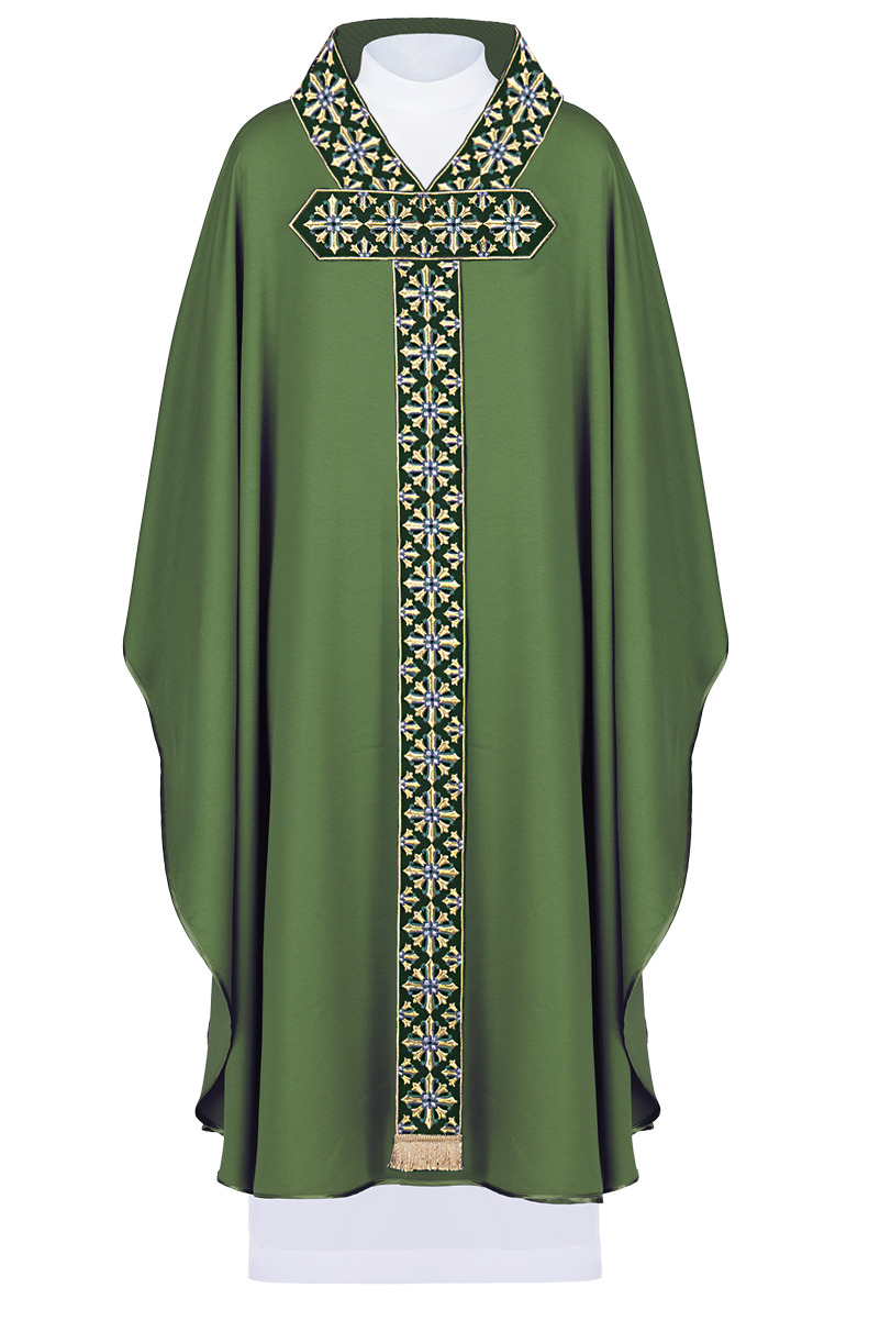 Chasuble with shiny embroidery in green