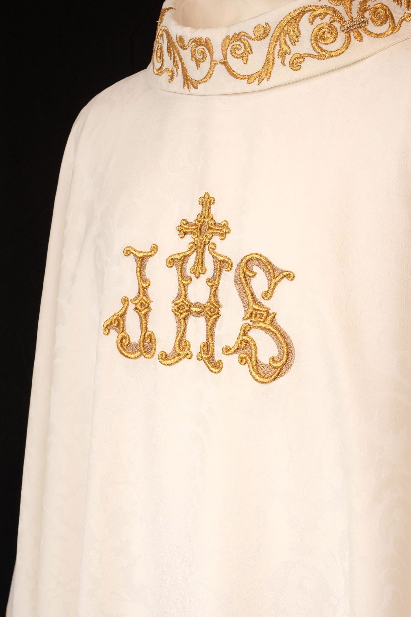 Ecru chasuble with IHS motif