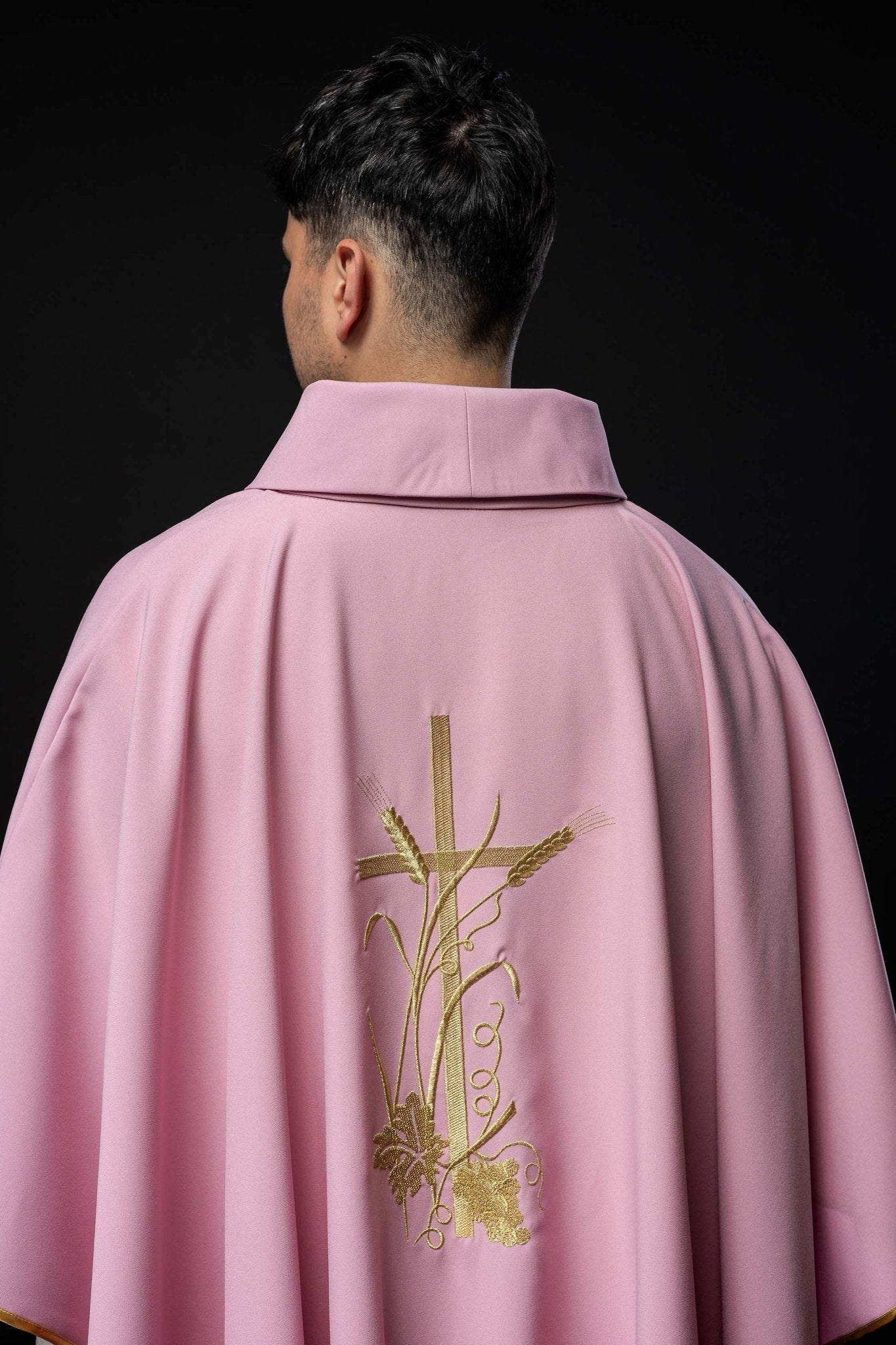 Pink chasuble with golden cross embroidery KOR/026/08/12 RÓŻ - HAFTINAUSA.COM