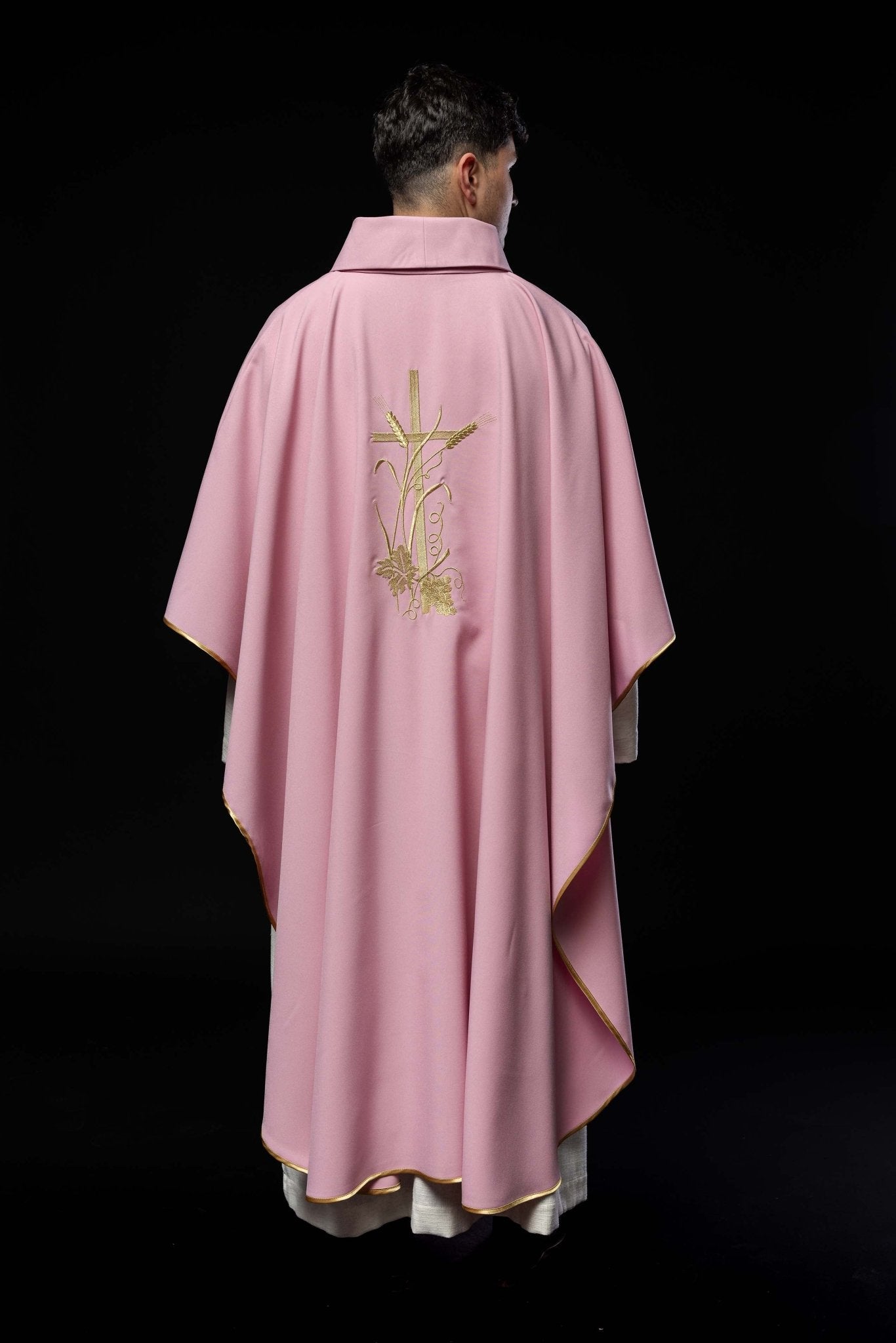 Pink chasuble with golden cross embroidery KOR/026/08/12 RÓŻ - HAFTINAUSA.COM
