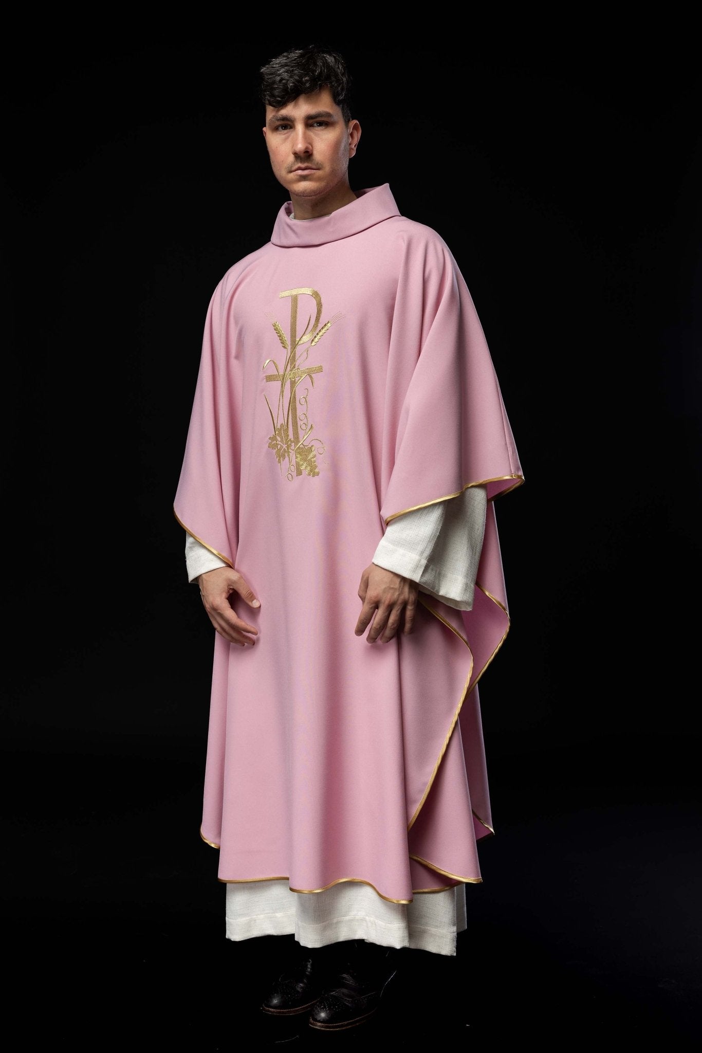 Pink chasuble with golden cross embroidery KOR/026/08/12 RÓŻ - HAFTINAUSA.COM