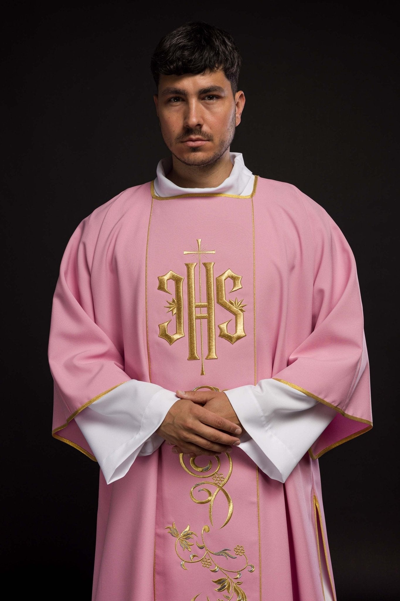 Pink dalmatic with embroidered IHS band KDL/031/08/01/A RÓŻWY DALMATYK - HAFTINAUSA.COM