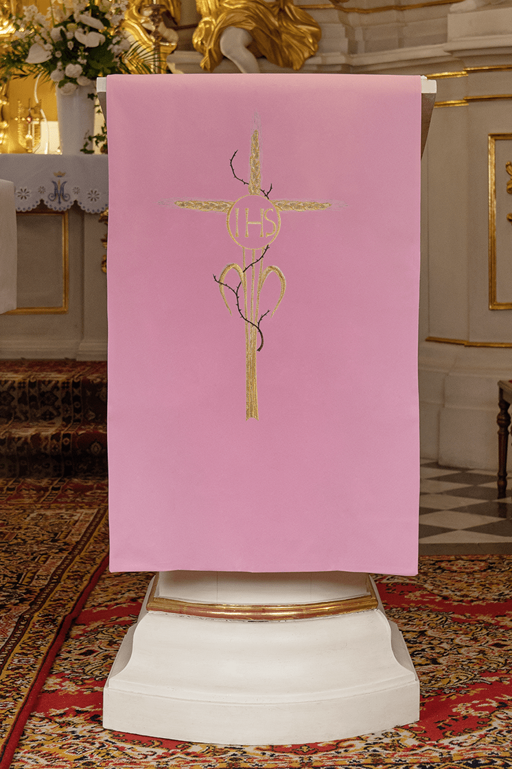 Pink lectern cover with a pink Cross and IHS embroidery KMO/026/08/01 RÓŻ 55*250 - HAFTINAUSA.COM