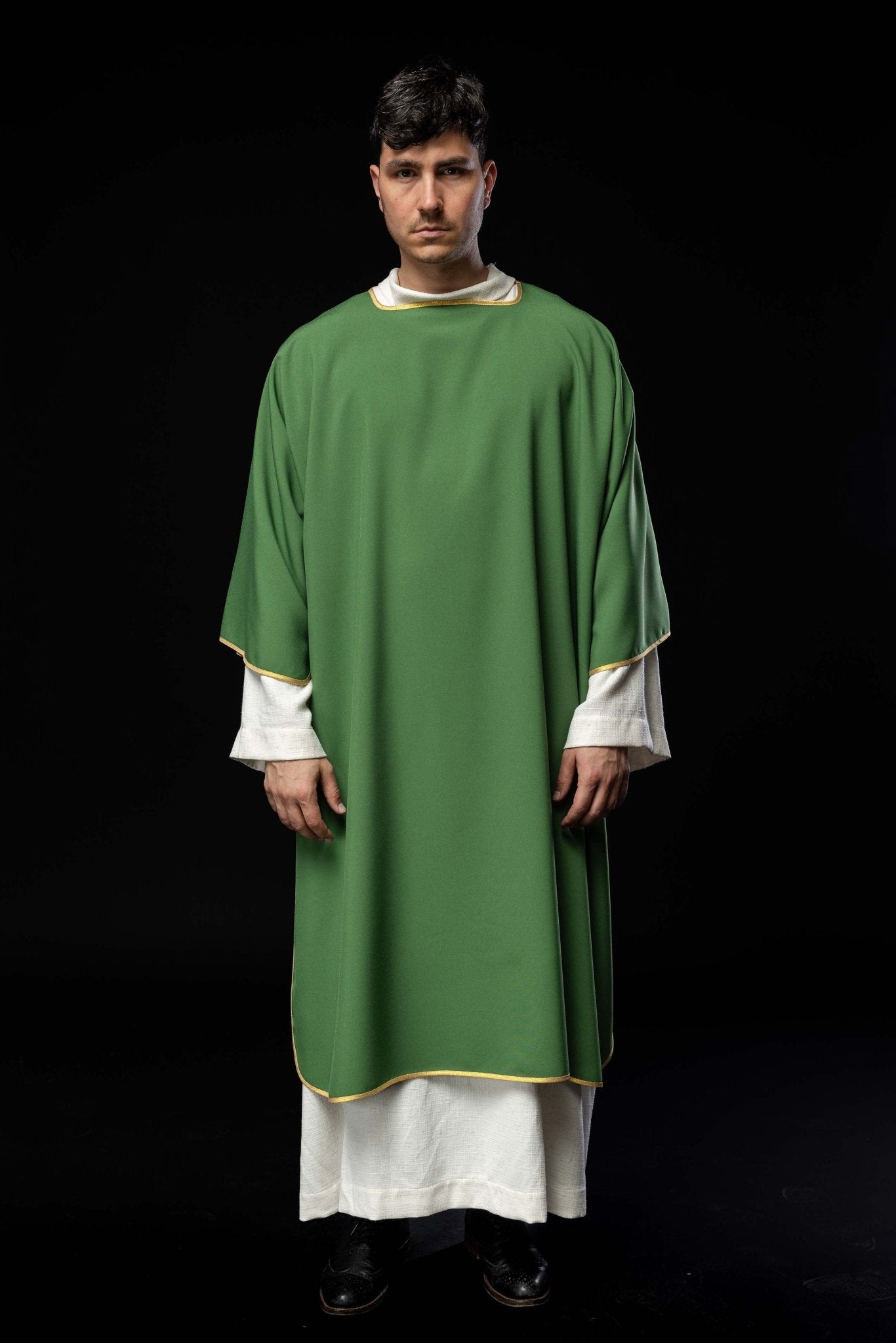 Plain dalmatic in green with gold trim KDL/1002/01/12/D - HAFTINAUSA.COM
