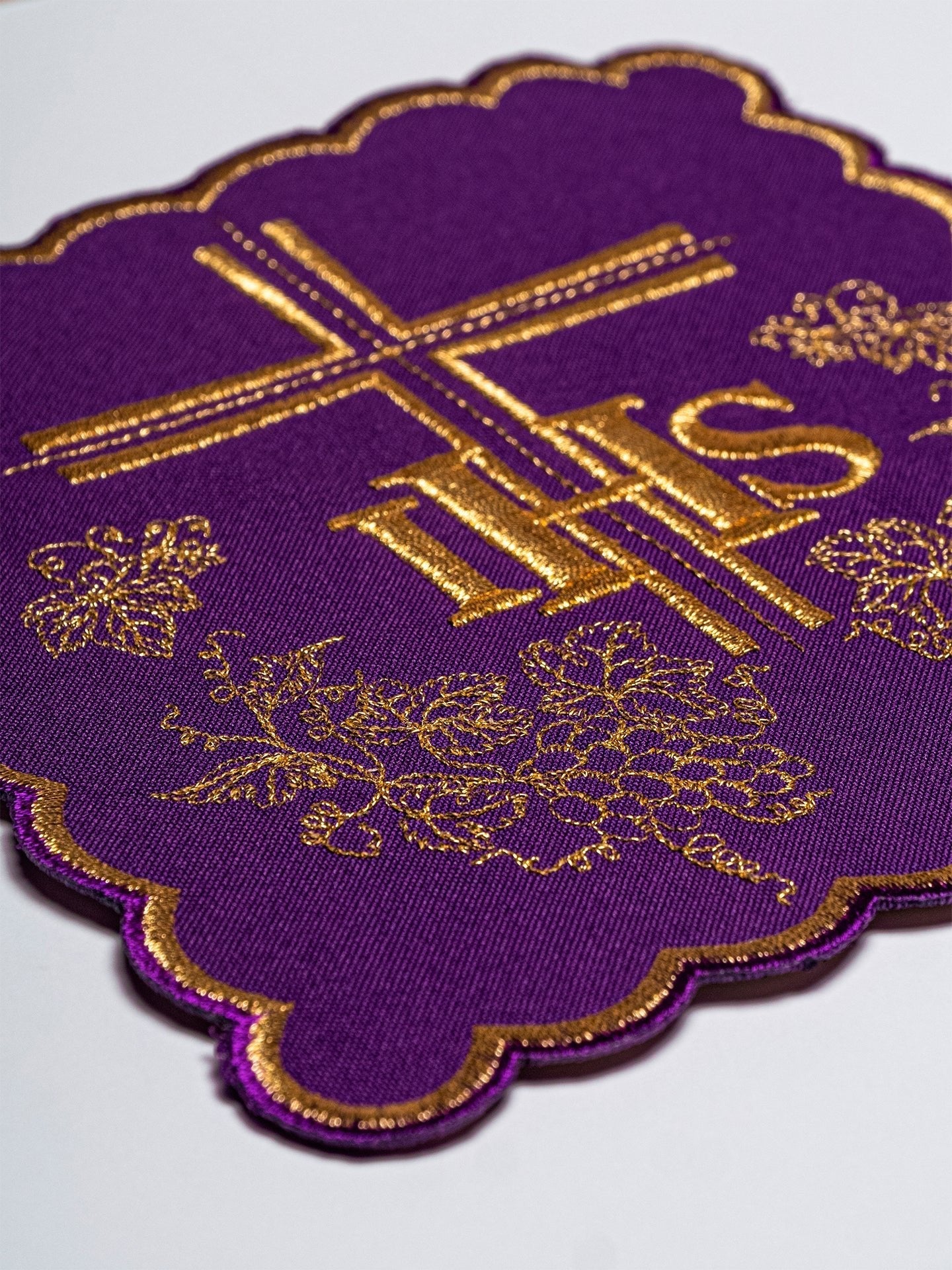 Purple Chalice Linens made of cotton with gold cross embroidery KK/156/03 - HAFTINAUSA.COM