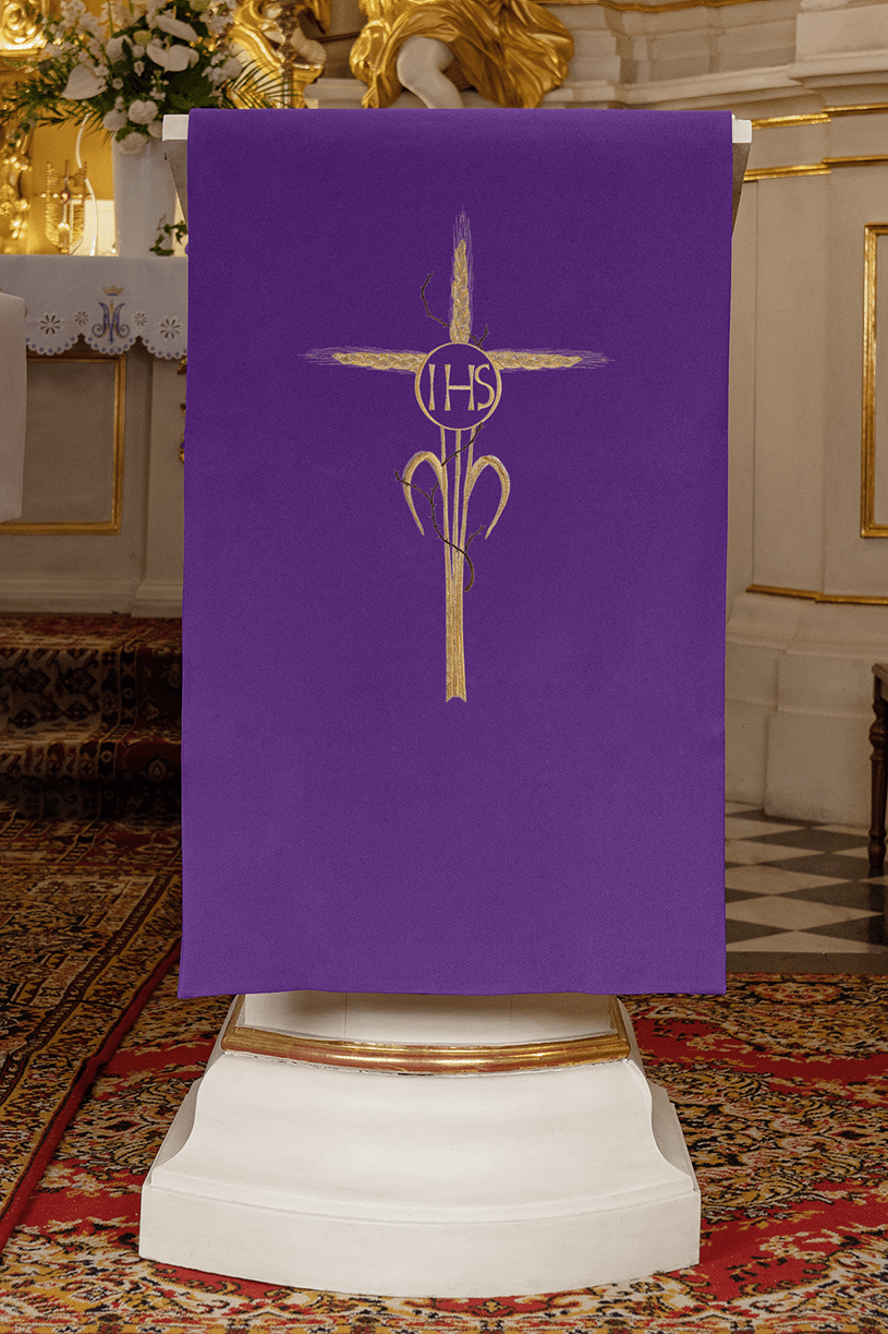 Purple lectern cover embroidered with a Cross and IHS motif in purple KMO/026/03/01 FIOLET 55*250 - HAFTINAUSA.COM