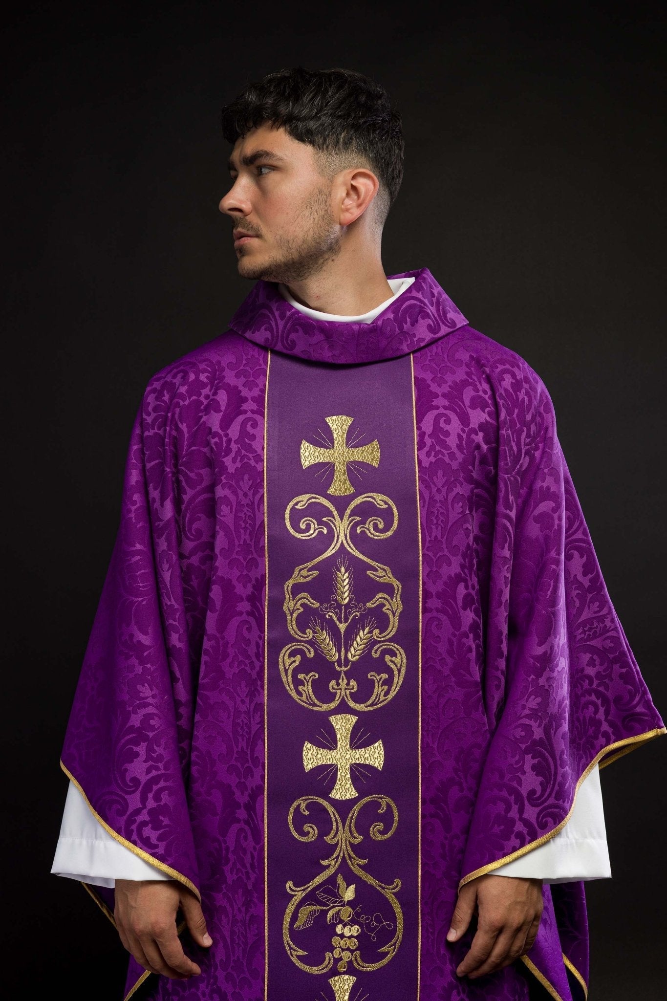 Purple liturgical chasuble decorated with an embroidered belt KOR/148/03/81 - HAFTINAUSA.COM