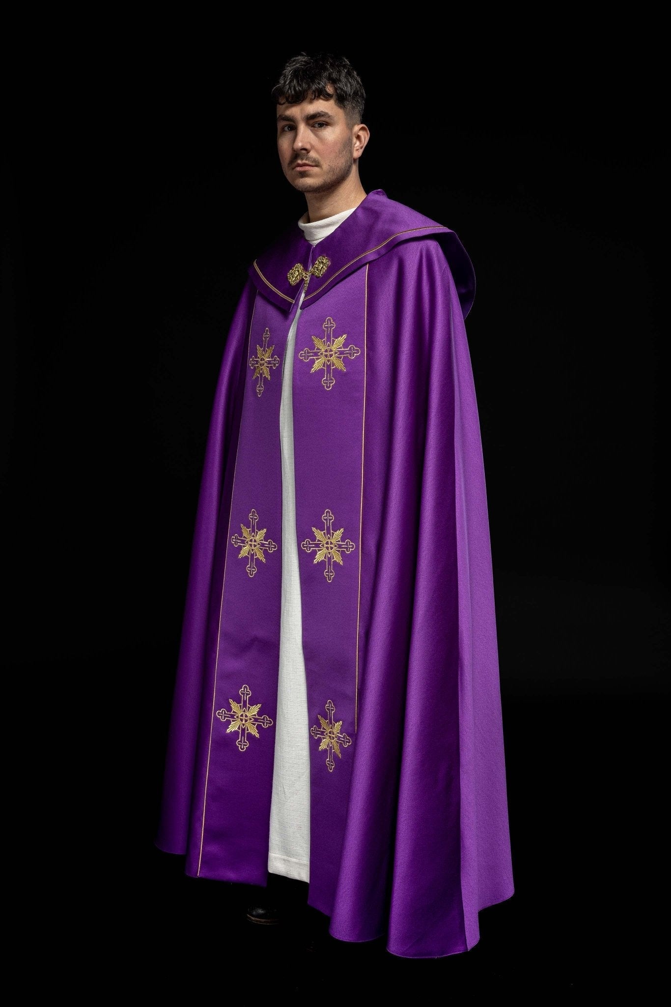 Purple liturgical cope with JHS symbol KKP/023/03/20 FIOLET SAT. POMPON 145cm - HAFTINAUSA.COM