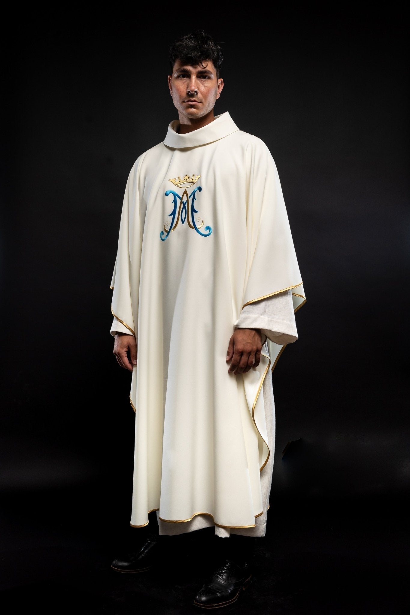Purple Marian chasuble with cross embroidery KOR/090/05/12 ECRU - HAFTINAUSA.COM