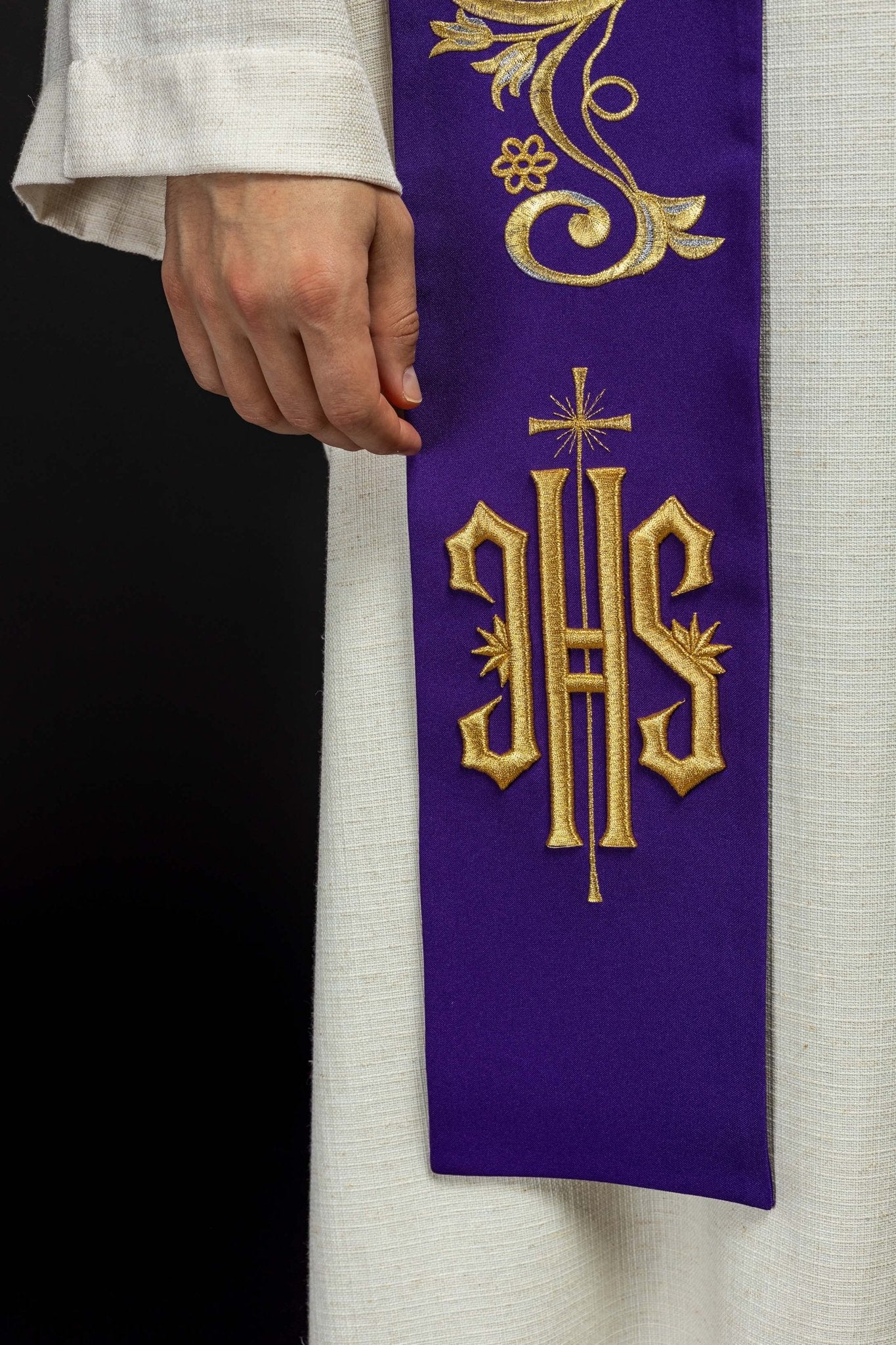 Purple priestly stole embroidered with IHS KST/031/03/01 FIOLET - HAFTINAUSA.COM