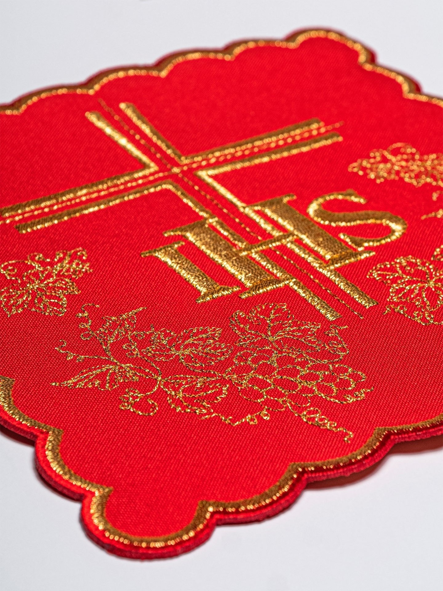 Red Chalice Linens KK/156/02 - HAFTINAUSA.COM
