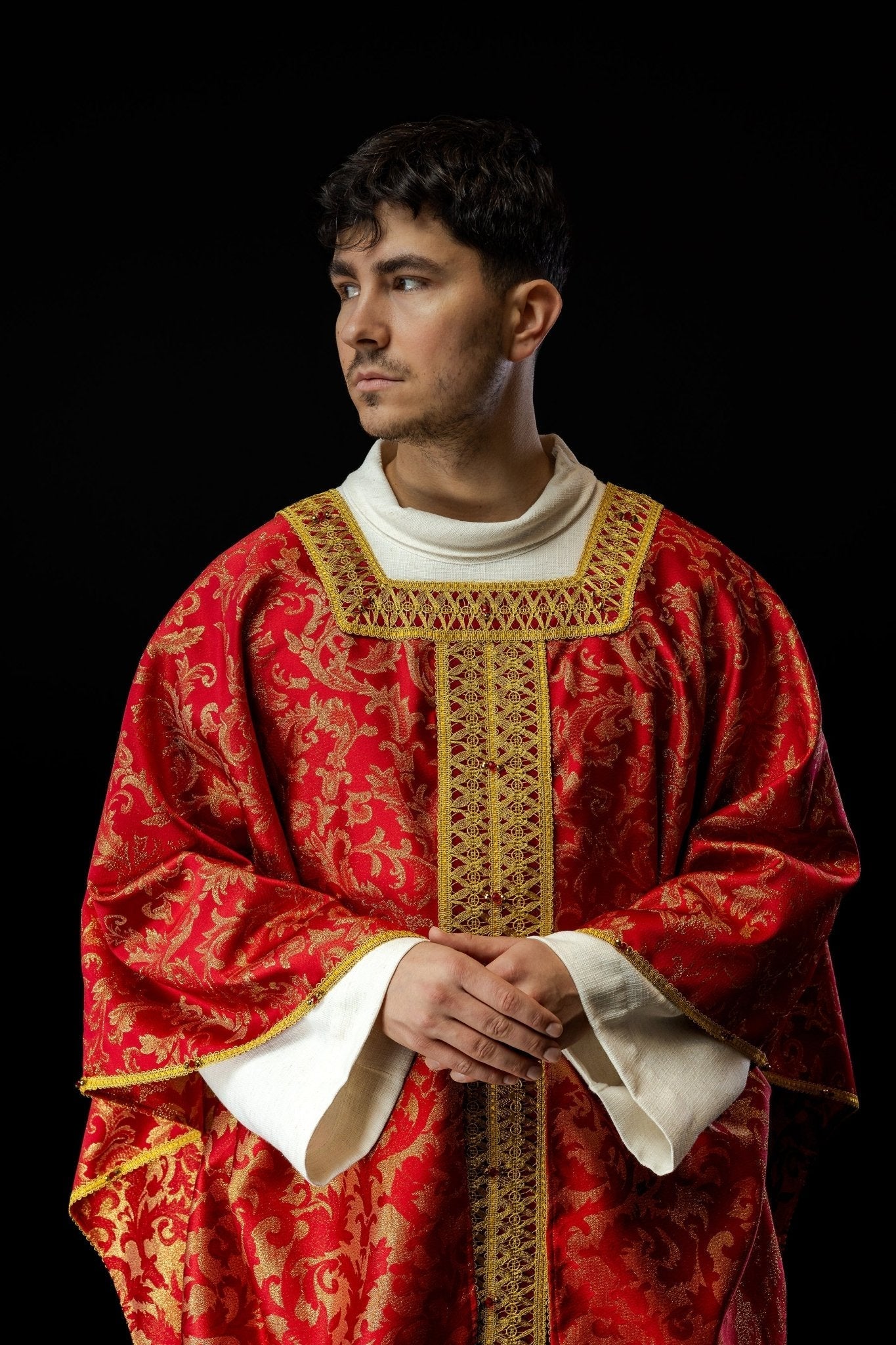 Red chasuble made of jacquard Italian fabric Handmade 7009 HM/7009/02/90 - HAFTINAUSA.COM