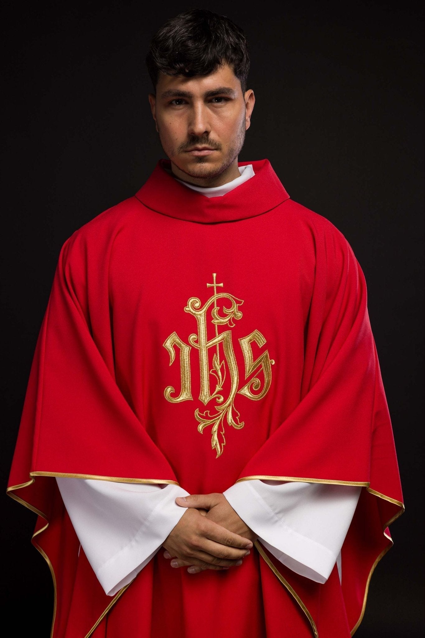 Red chasuble with classic gold JHS KOR/032/02/12 CZERWONY - HAFTINAUSA.COM
