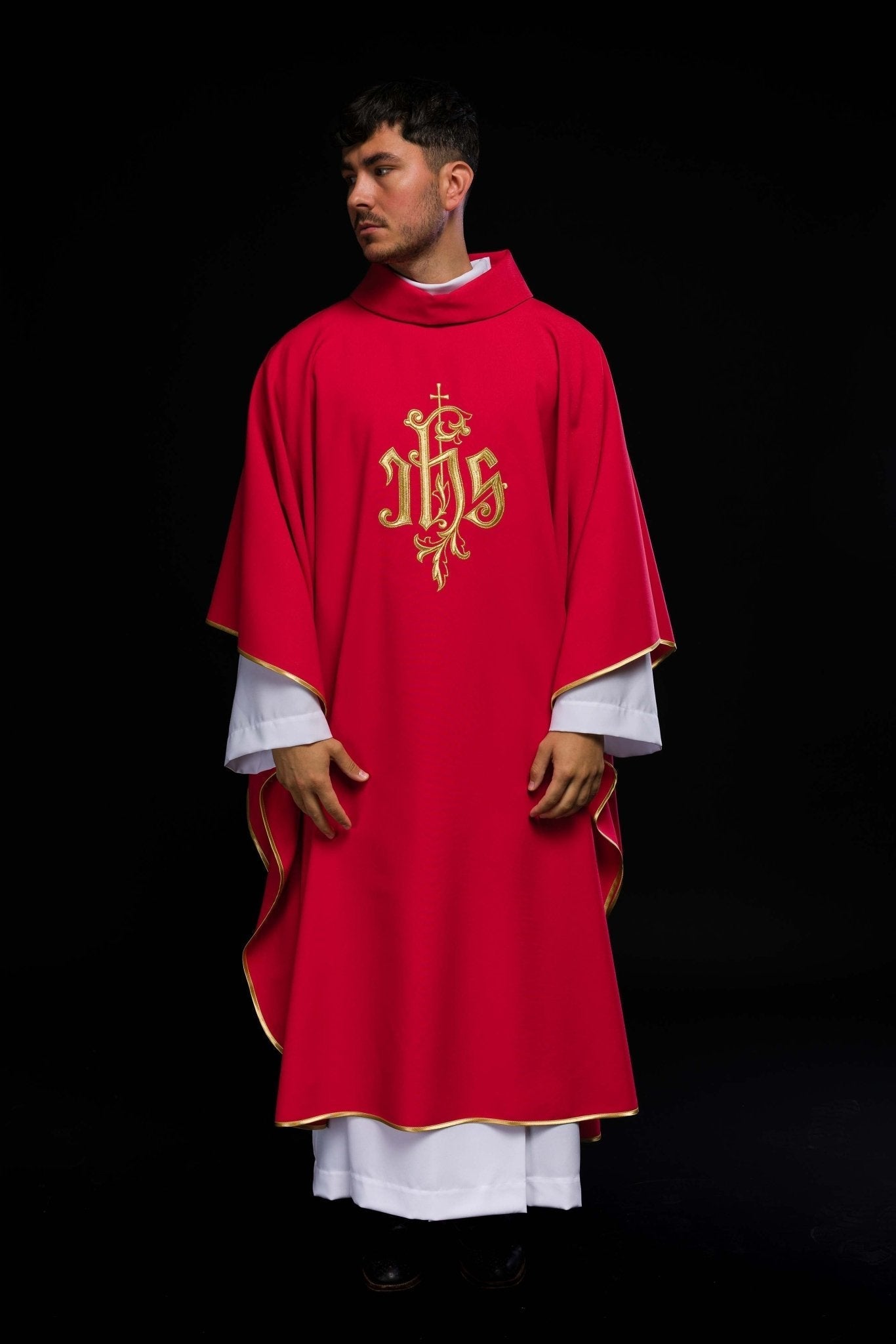 Red chasuble with classic gold JHS KOR/032/02/12 CZERWONY - HAFTINAUSA.COM