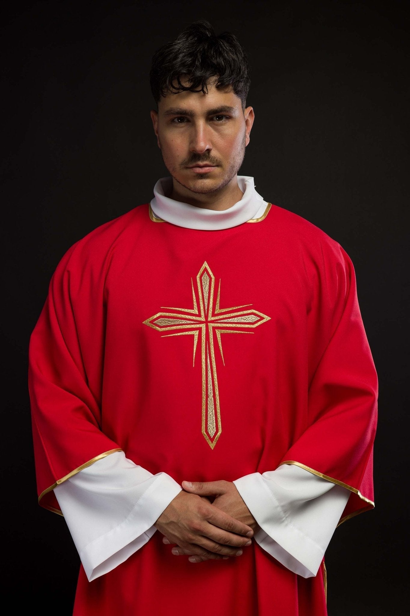 Red dalmatic with embroidered golden cross KDL/037/02/12/D - HAFTINAUSA.COM