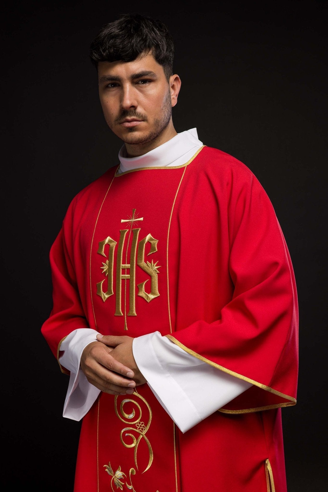 Red dalmatic with embroidered IHS band KDL/031/02/01/A CZERWONY DALMATYK - HAFTINAUSA.COM