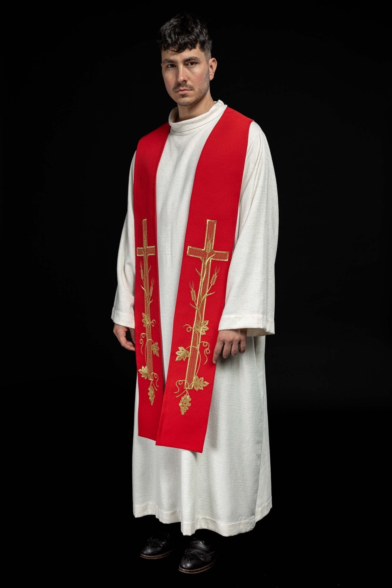 Red priestly stole embroidered with a Cross KST/072/02/01 CZERWONY - HAFTINAUSA.COM