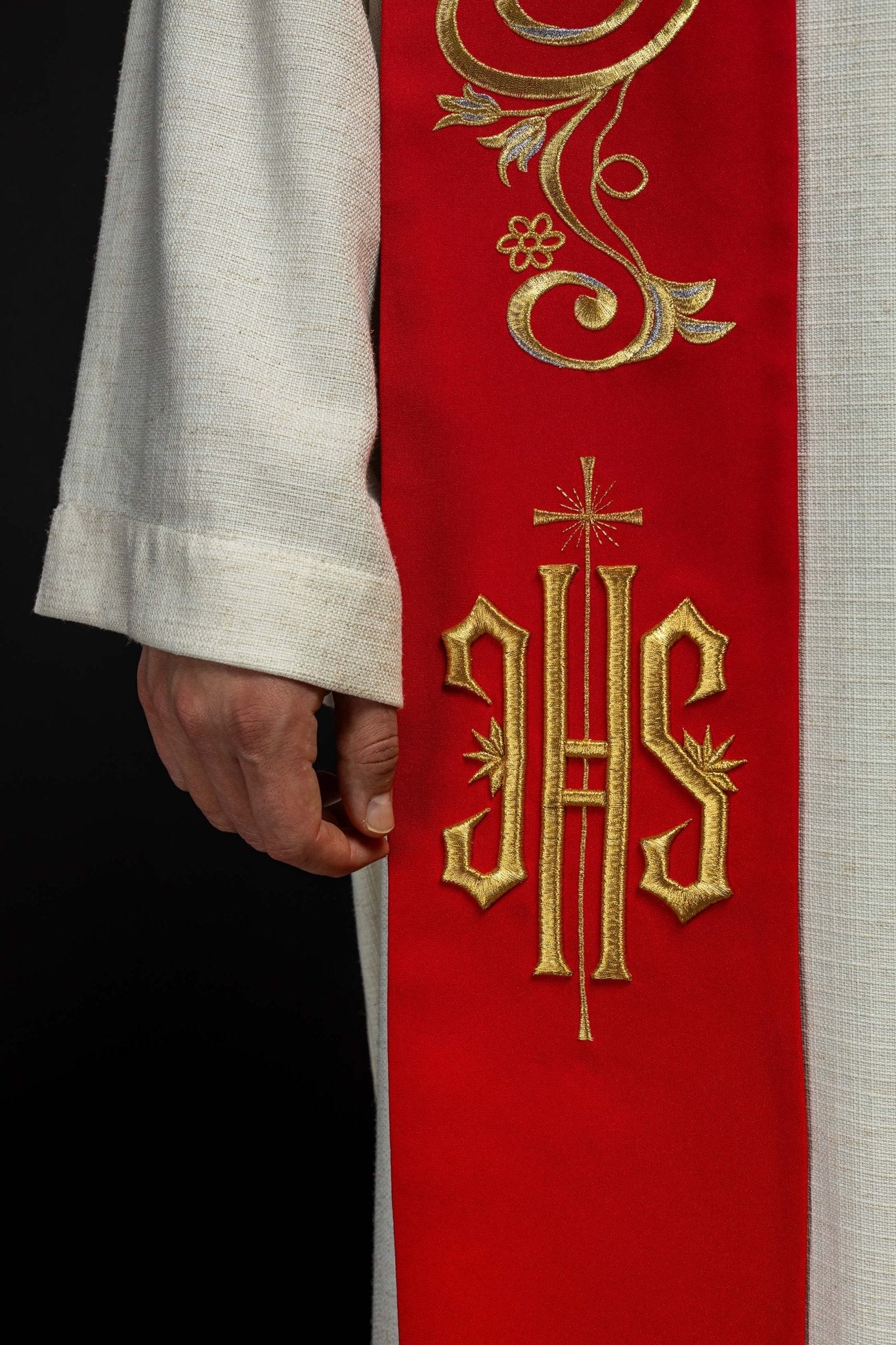 Red priestly stole embroidered with IHS KST/031/02/01 CZERWONY - HAFTINAUSA.COM