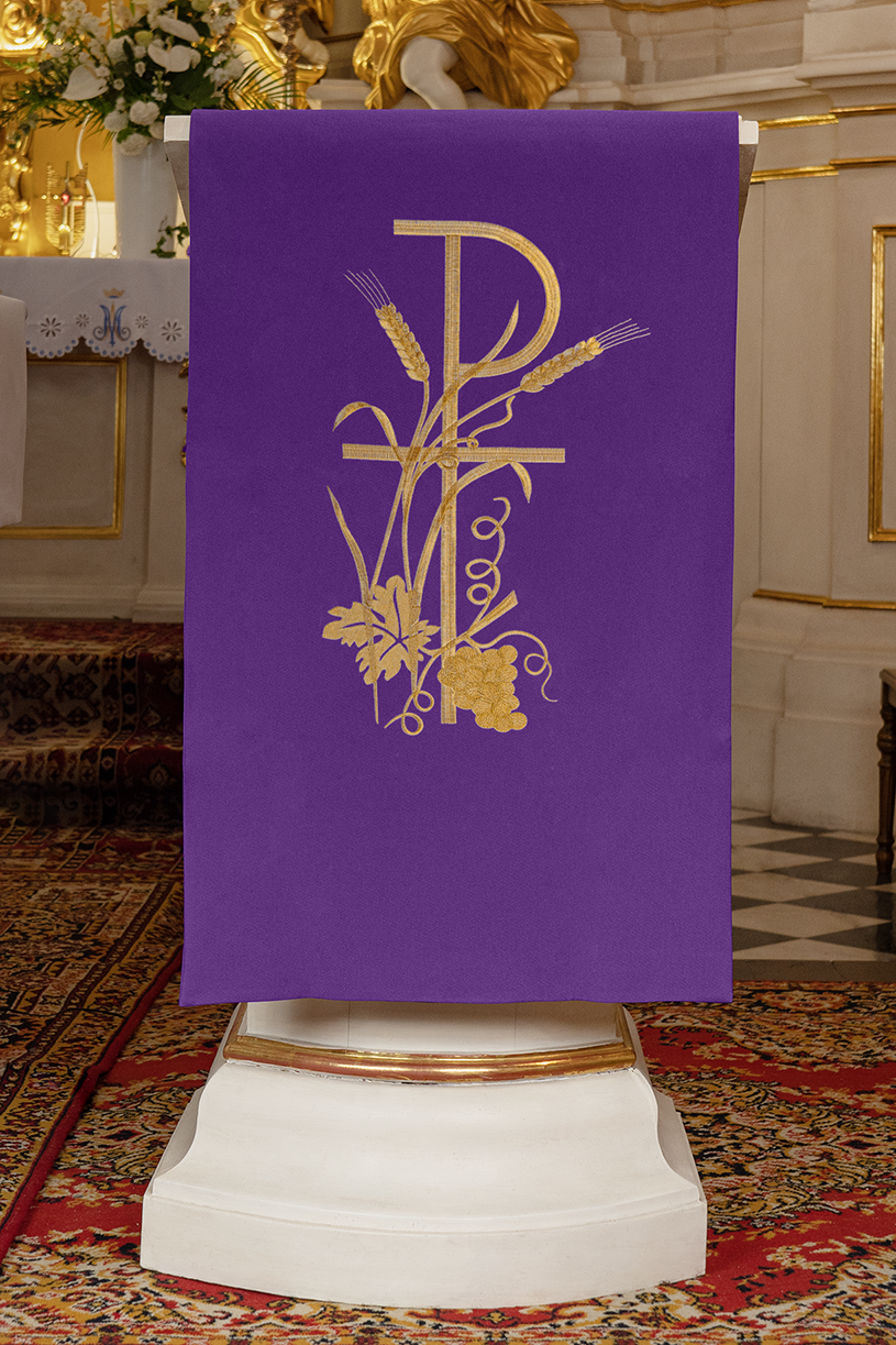 Purple lectern cover embroidered with a purple Cross motif - HAFTINAUSA.COM