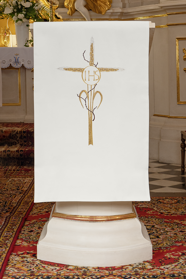 Lectern cover embroidered with a Cross and IHS motif in ecru