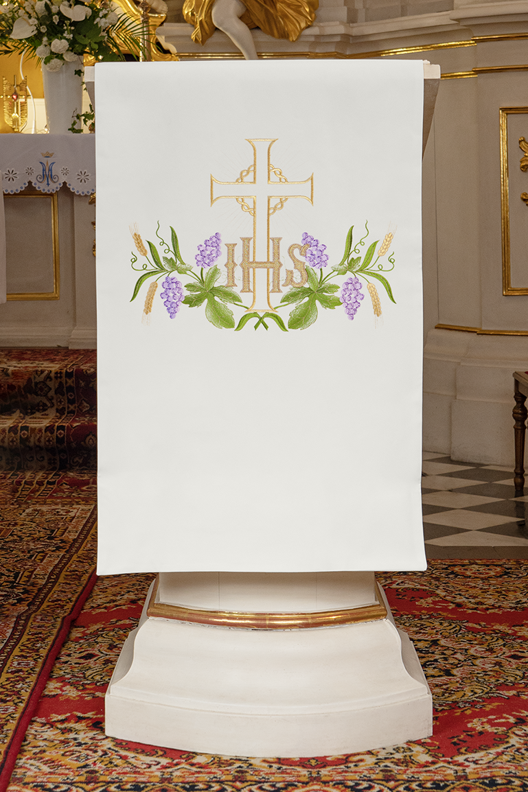 White lectern cover embroidered with an IHS and Cross motif in ecru - HAFTINAUSA.COM