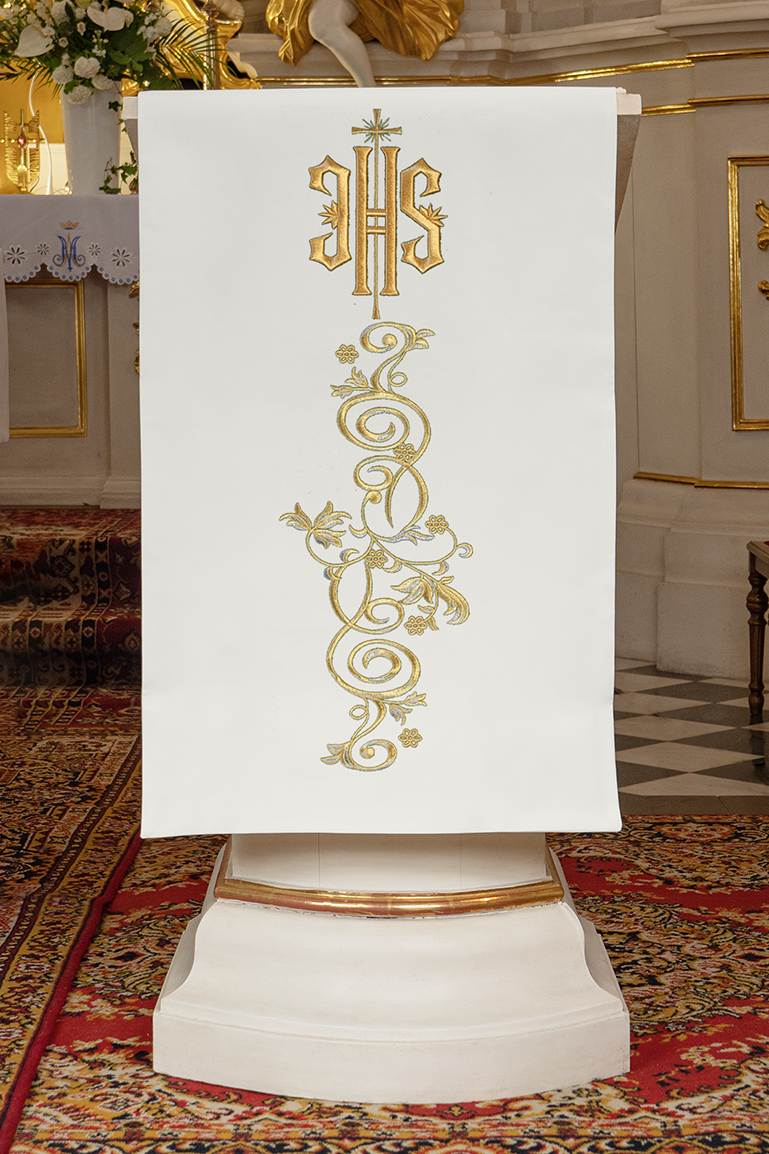 Lectern cover embroidered with IHS motif in ecru