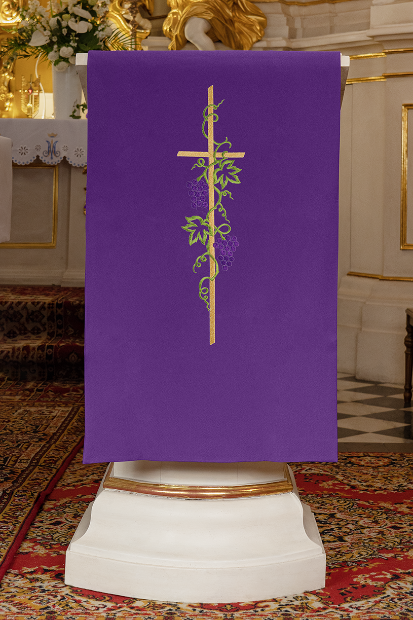 Lectern cover embroidered with a purple Cross motif