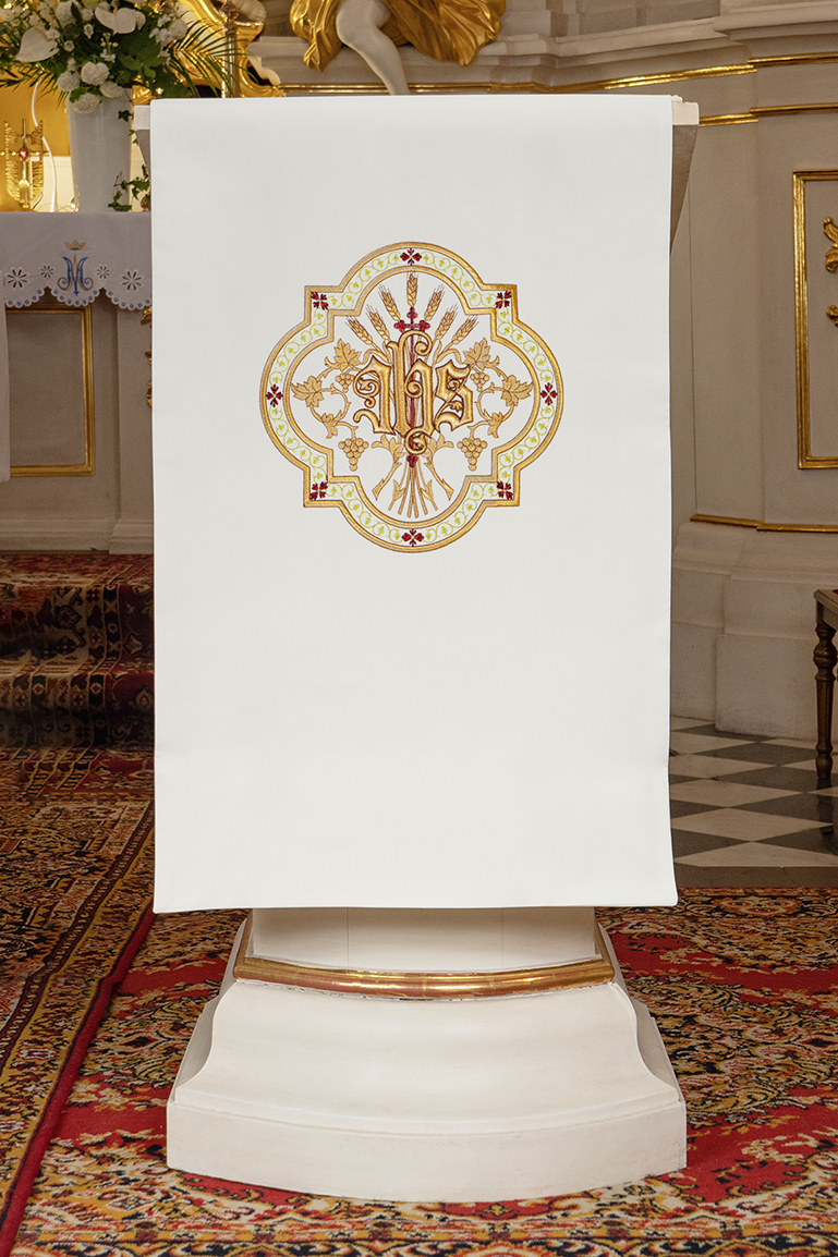 White lectern cover with golden embroidery IHS in ecru - HAFTINAUSA.COM