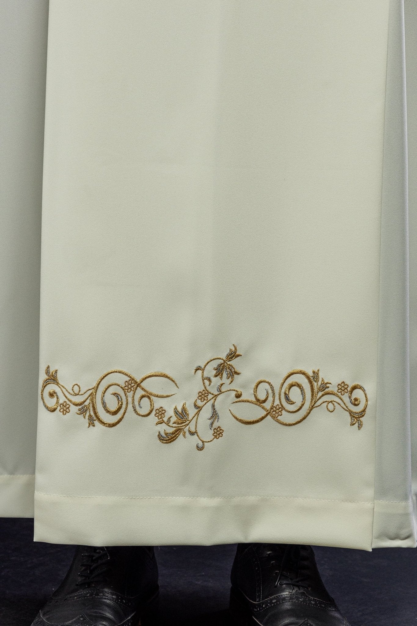 Smooth Priestly Alba with Collar KAB/003/05/12 135cm/164cm - HAFTINAUSA.COM