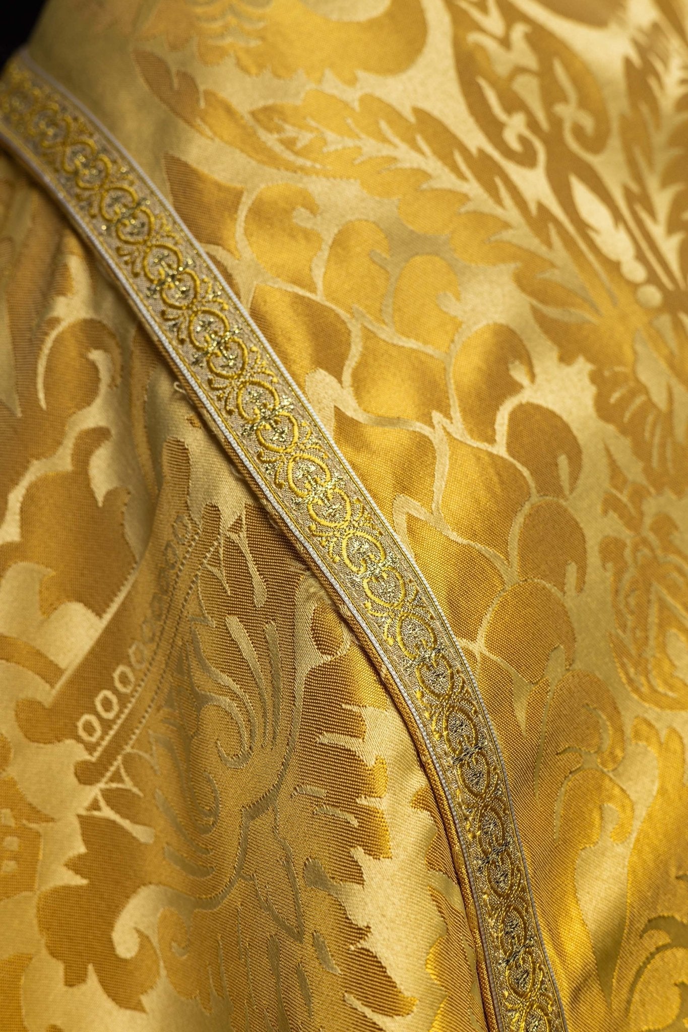 Smooth Roman Jacquard Cope KKP/159/05/83 150cm - HAFTINAUSA.COM