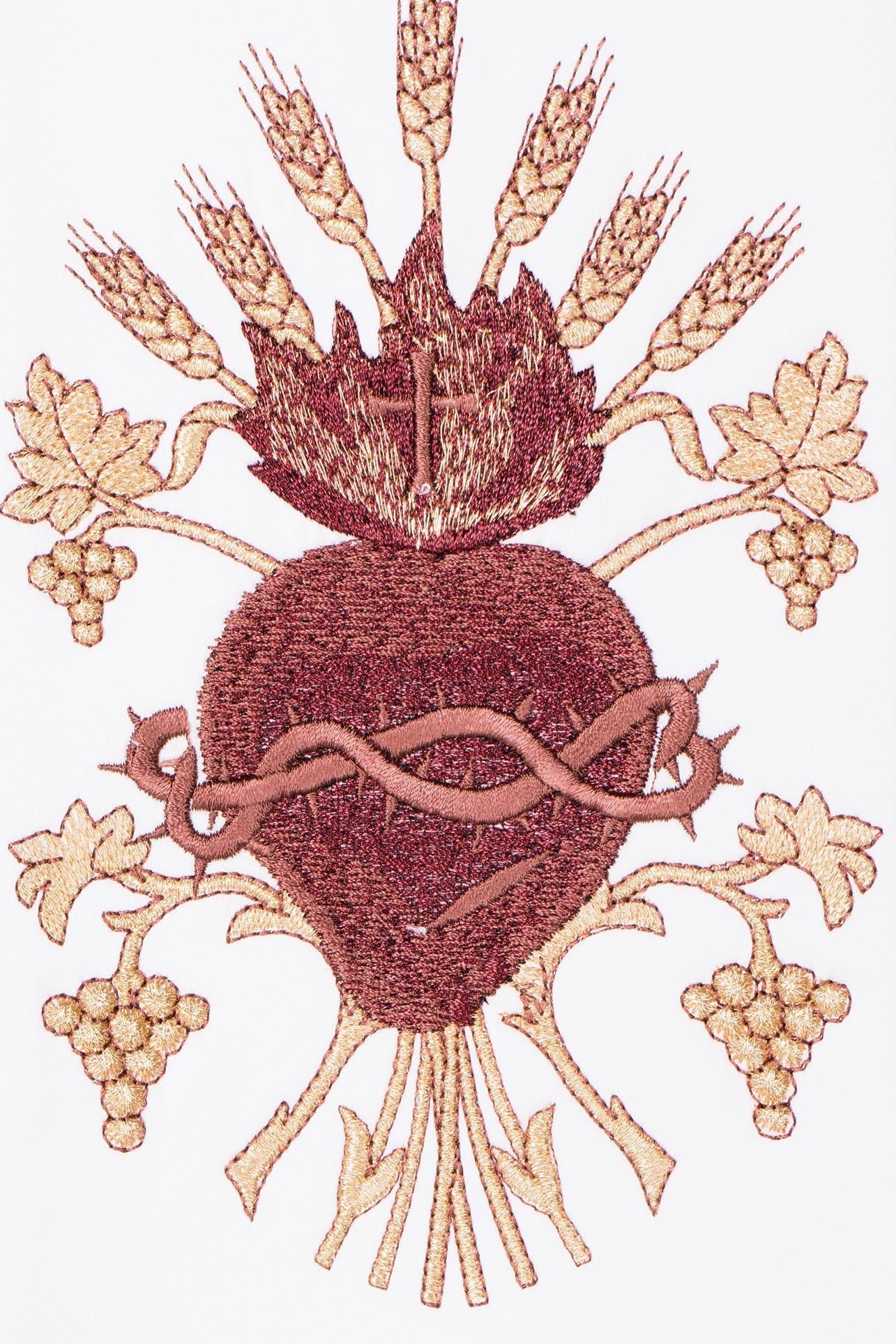 Ecru Deacon stole with the embroidery of the Sacred Heart of Jesus