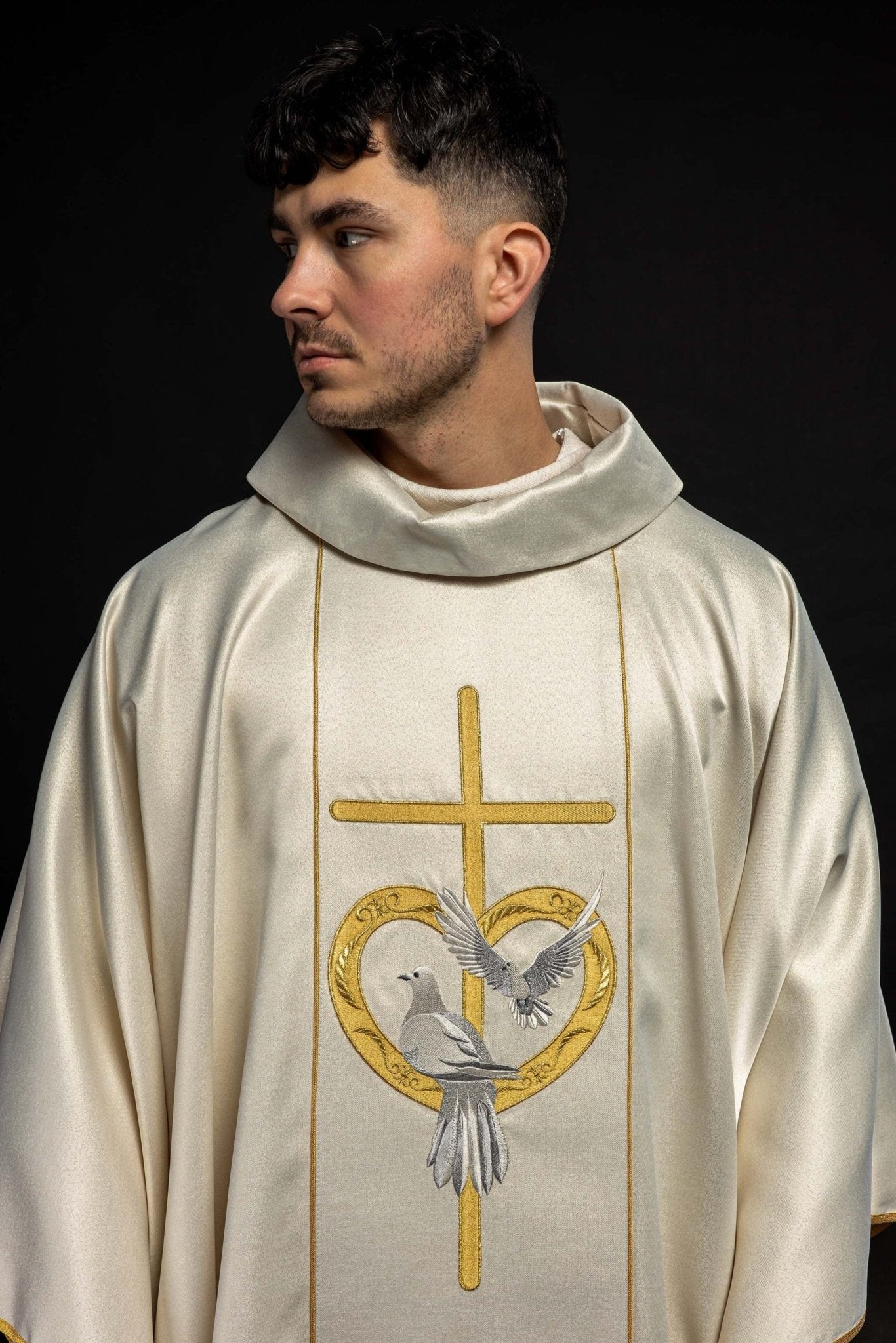 Wedding Chasuble in ecru KOR/219/10/54 ZŁOTY - HAFTINAUSA.COM