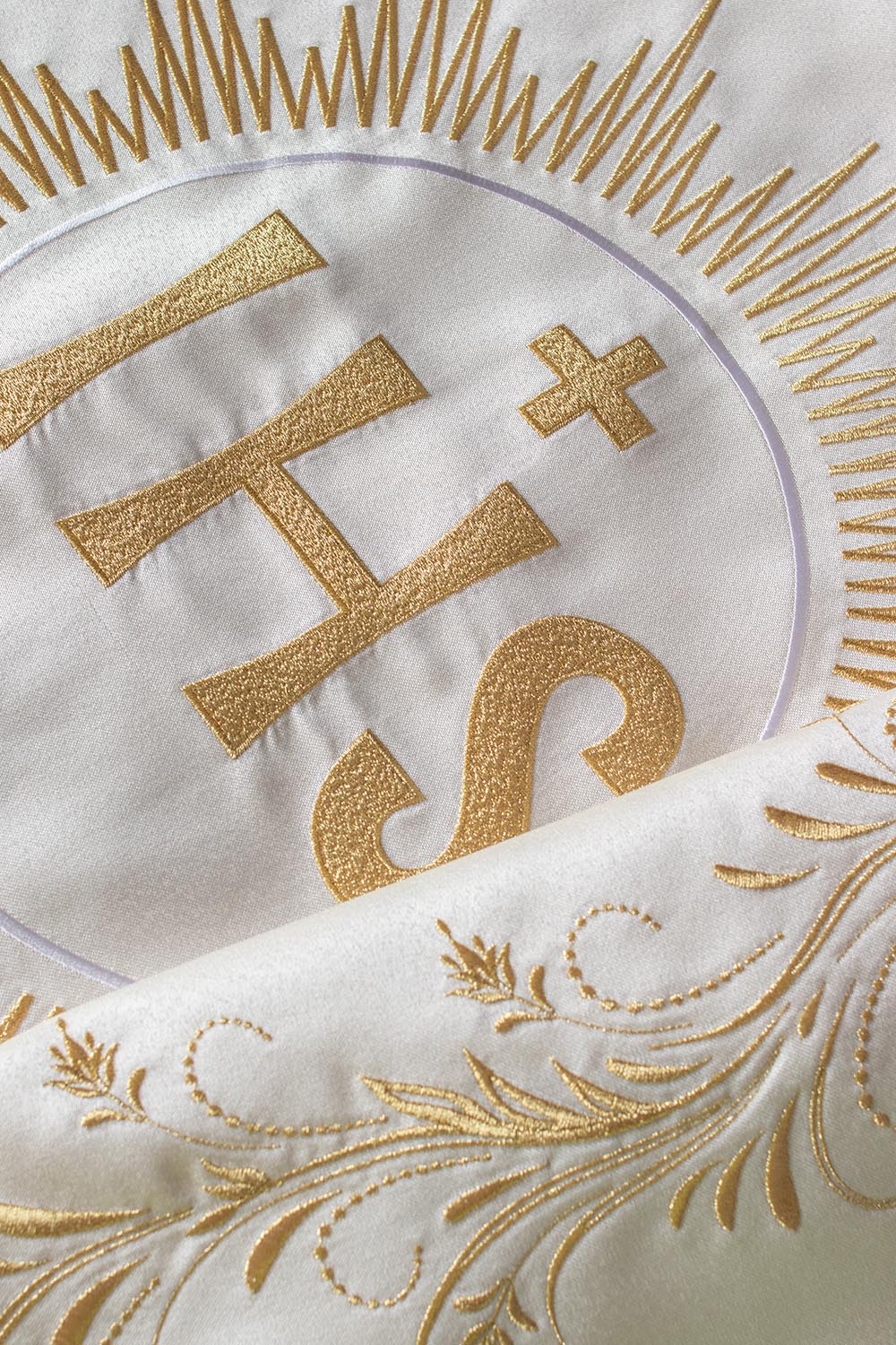 Liturgical veil embroidered with the IHS motif in golden